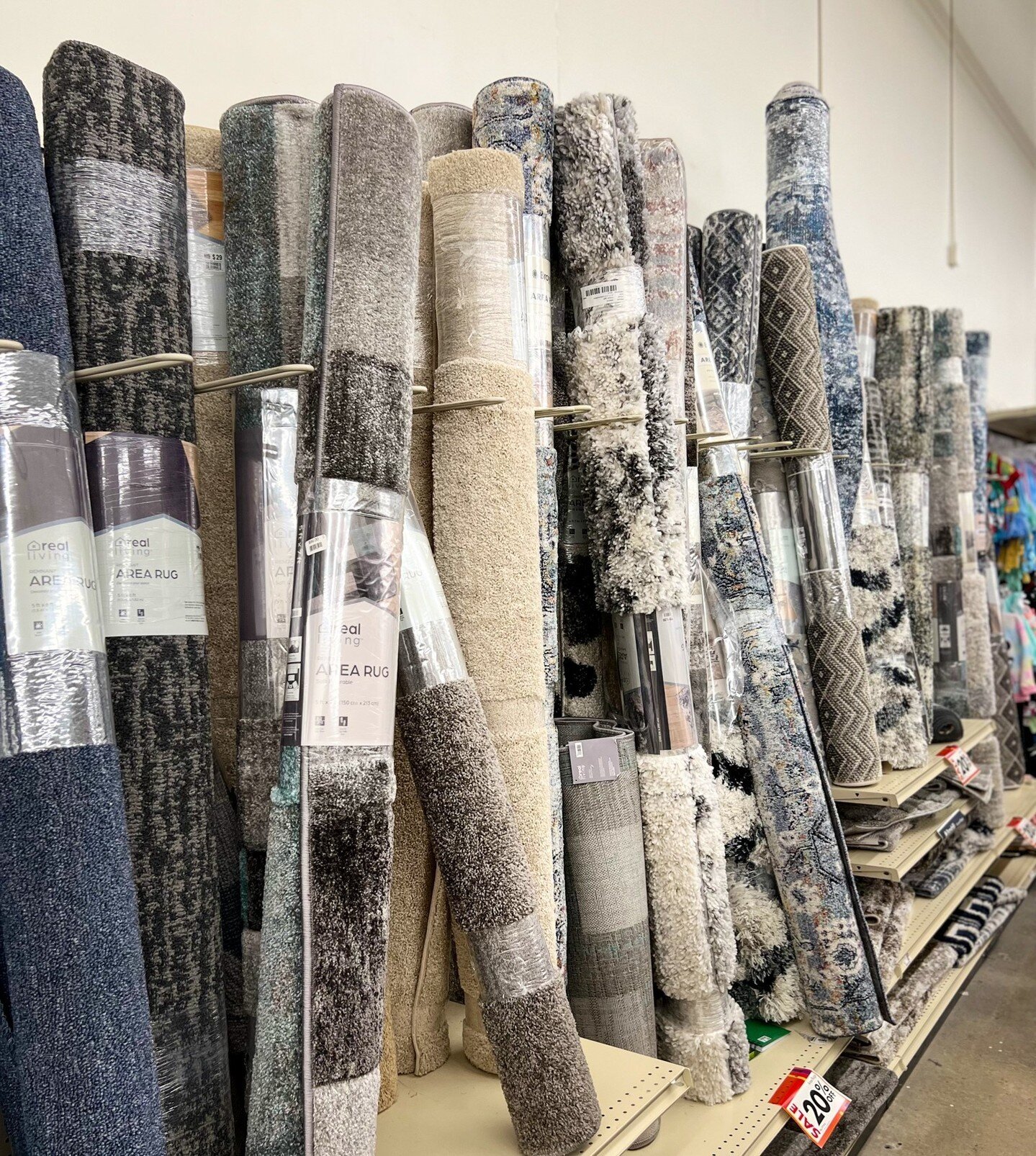 Area Rugs NOW 20% off at @biglots❗  Take a look at theses amazing designs and patterns. 👏 ✨