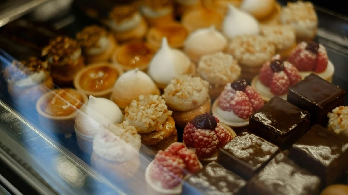 Vianne: a Novel with Lovely Ideas for Opening a Small Shop on a Shoestring