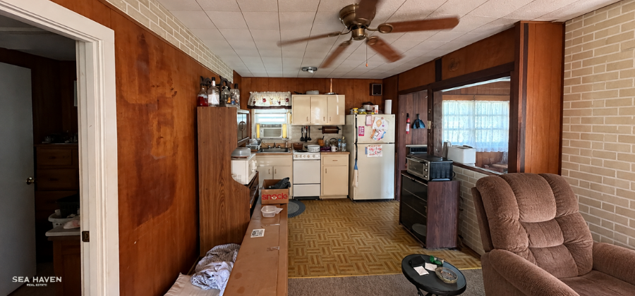 Kitchen Before.png