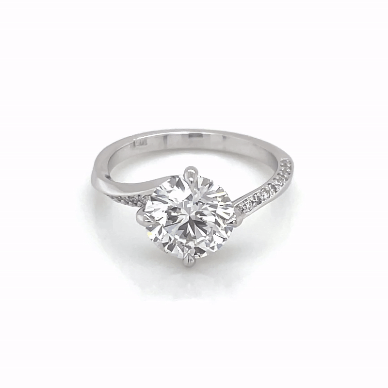 Twisted East-West Diamond Ring