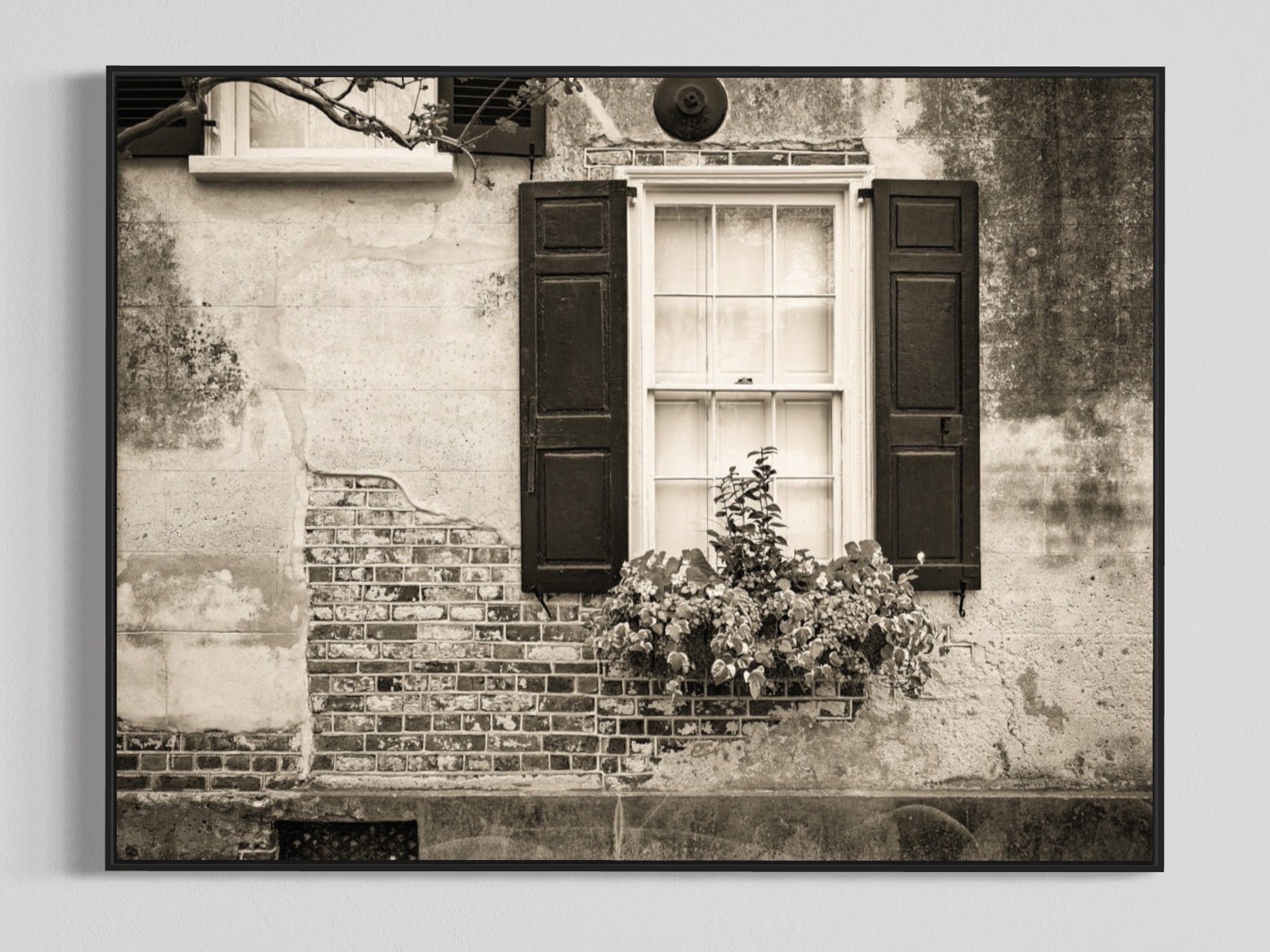 VIntageFacade_Black_CROP.jpg