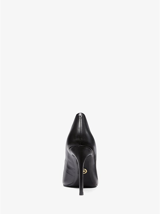 MK Black pumps Shelly 2.jpeg