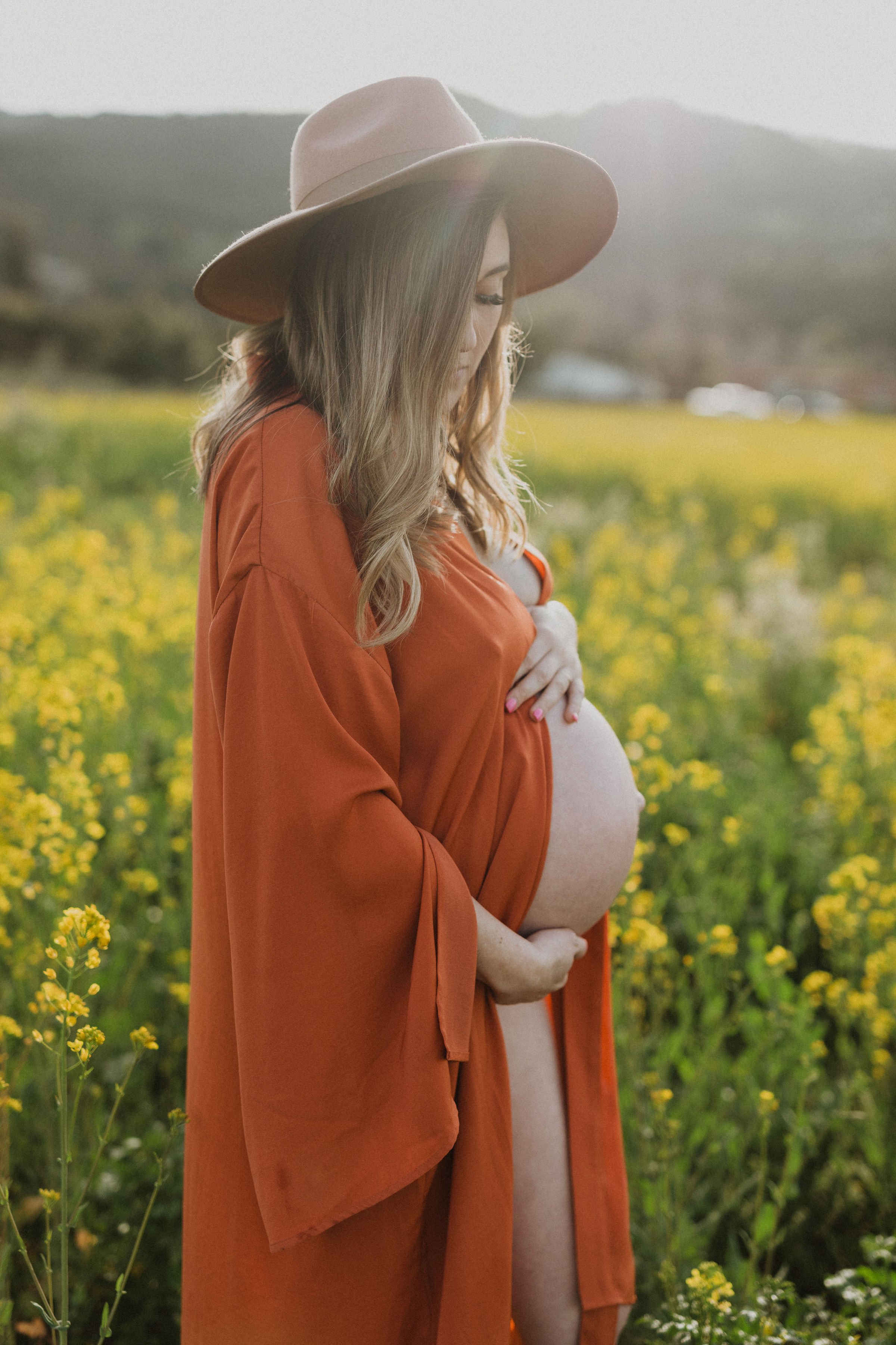 wildflower field maternity session
