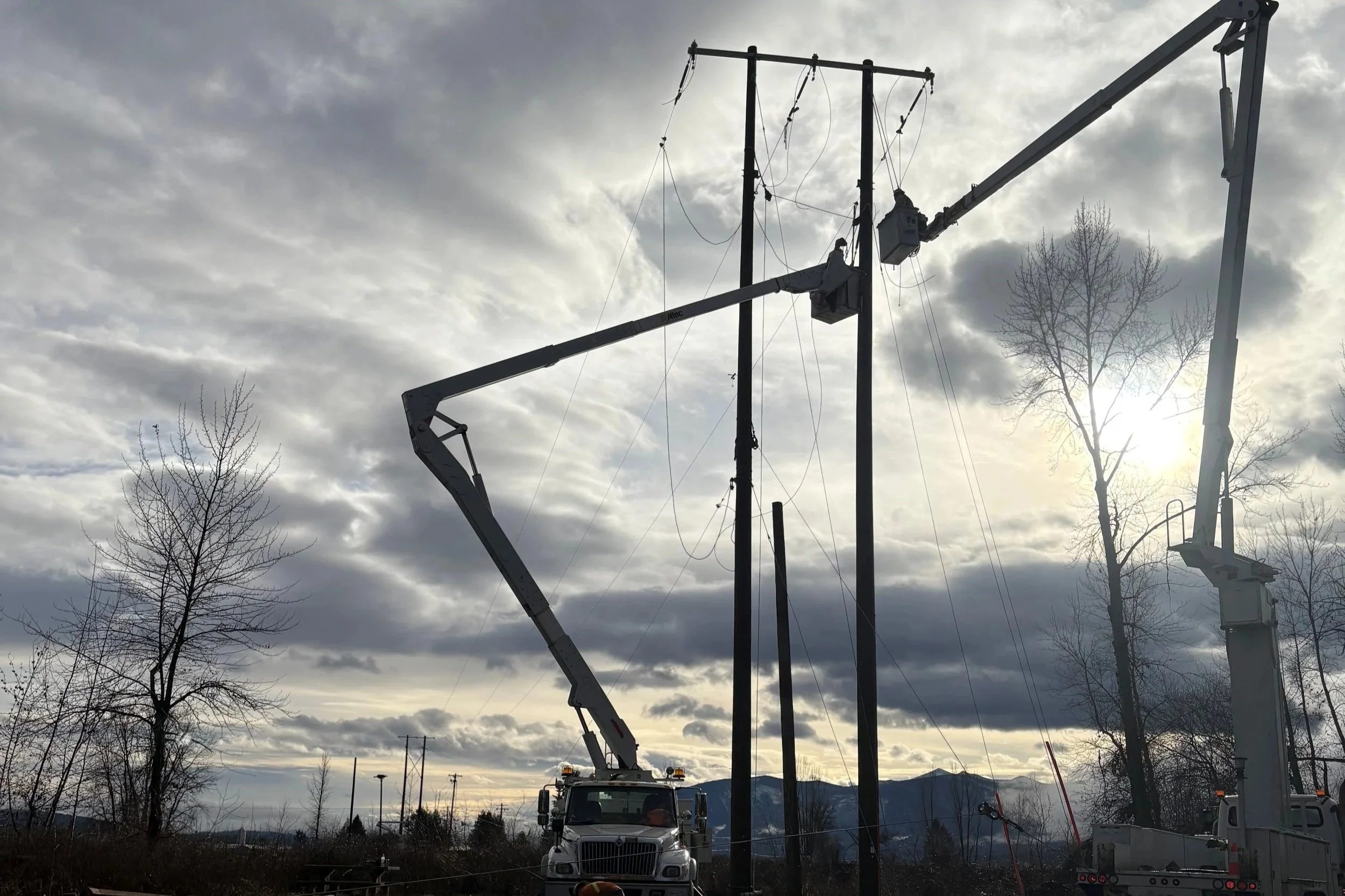 25kV/12kV Kootenay River Crossing Distribution Rebuild — Kootenay Region, BC