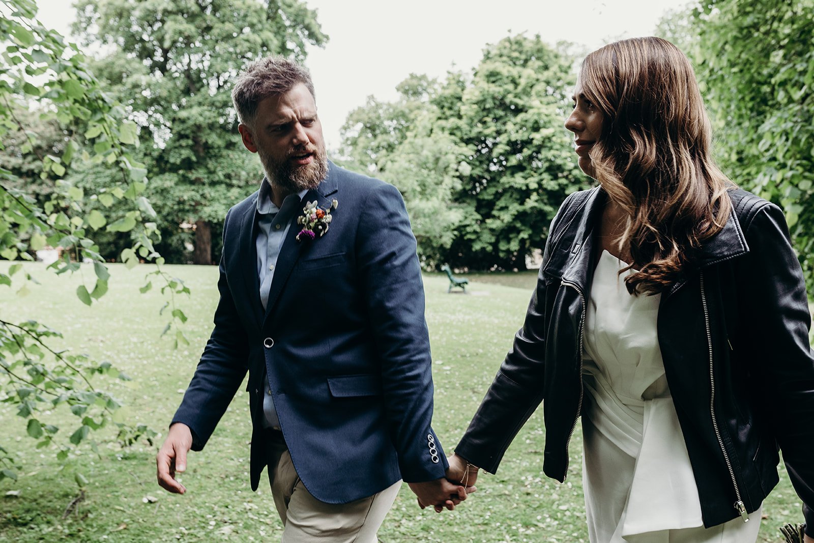  natural wedding photography edinburgh, small city wedding edinburgh, best elopement photographers scotland, edinburgh elopement packages, the elopement society, solen collet 