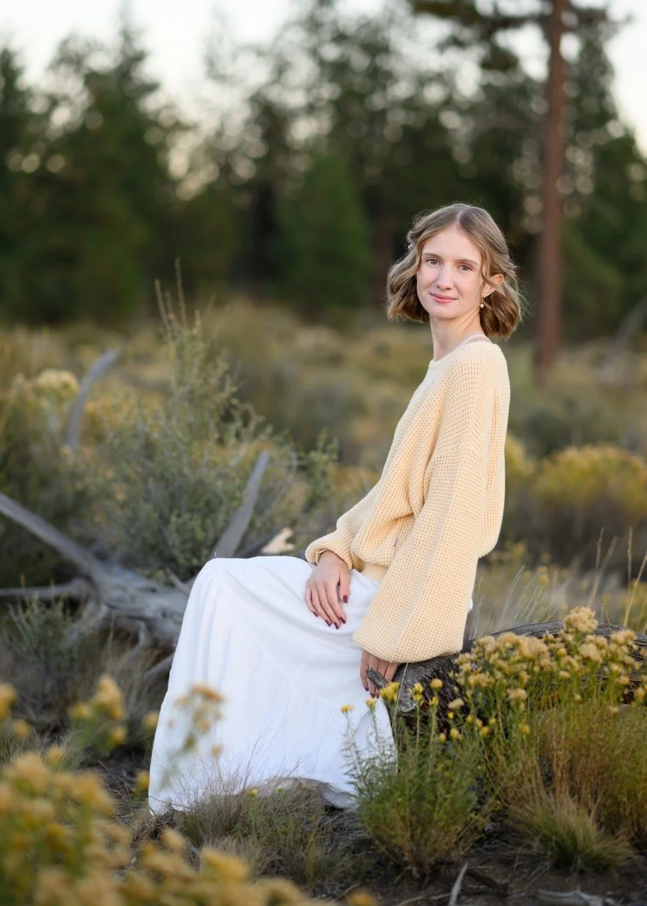 What to Wear for Senior Photos in Bend, Oregon