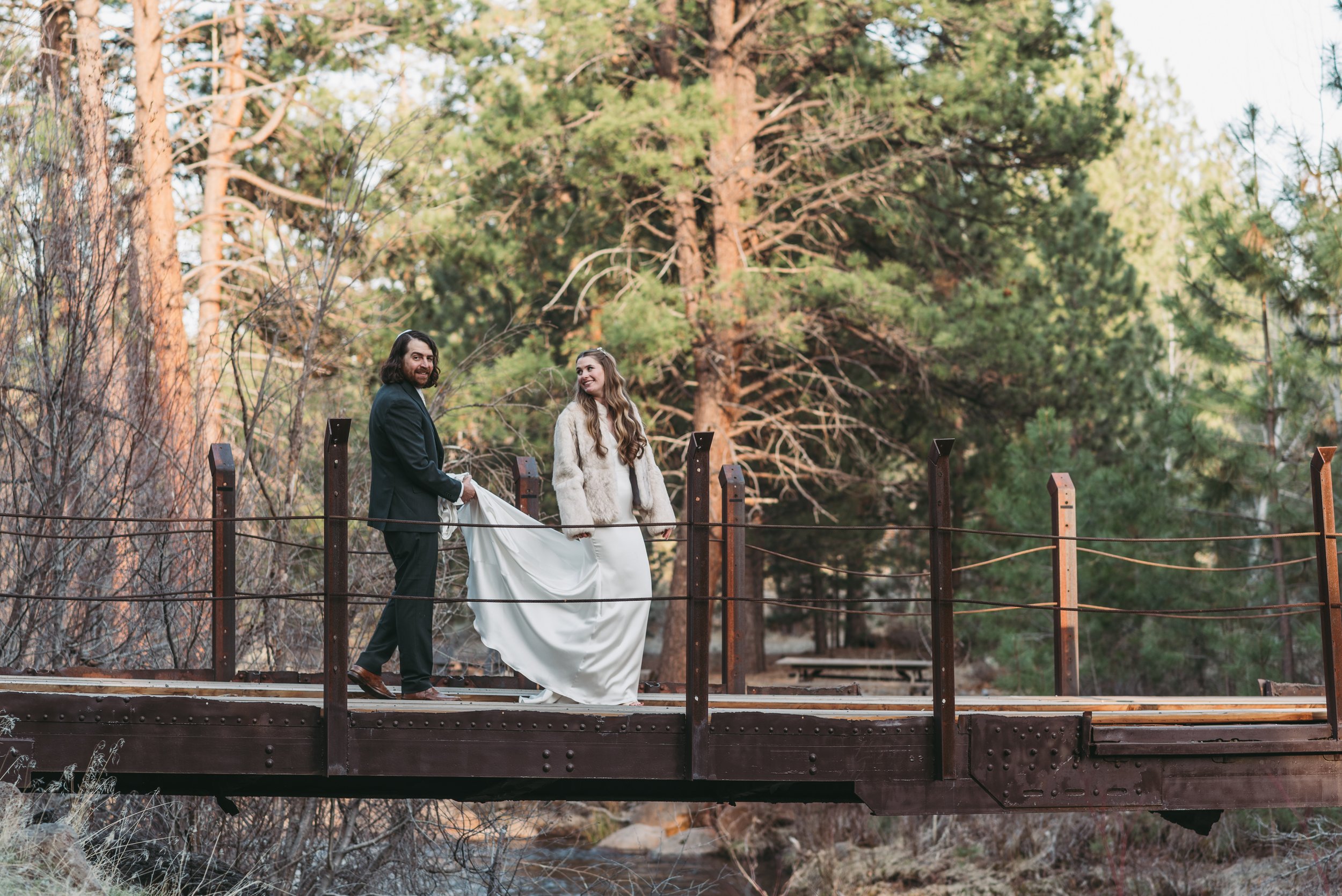 Elopement photographer in Bend Oregon