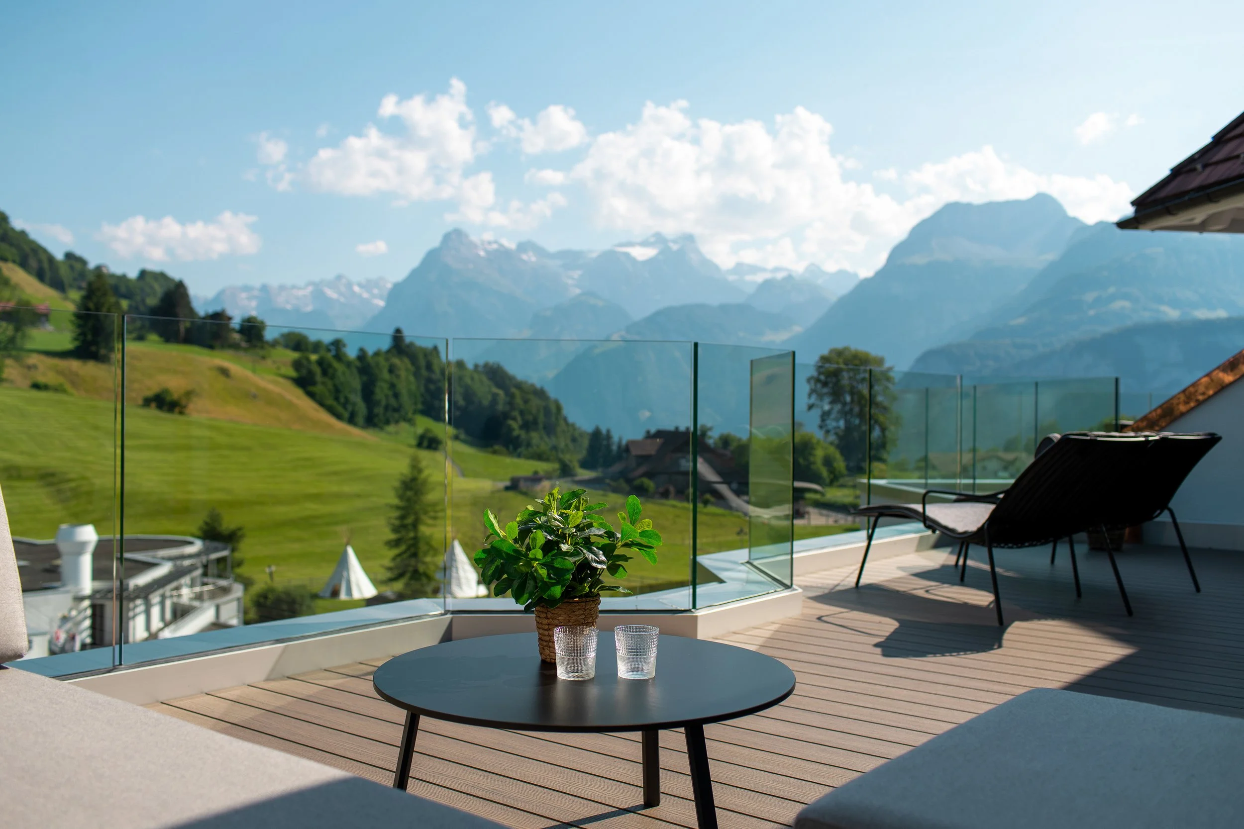 terrasse_swissholidaypark_greset_reich.jpg