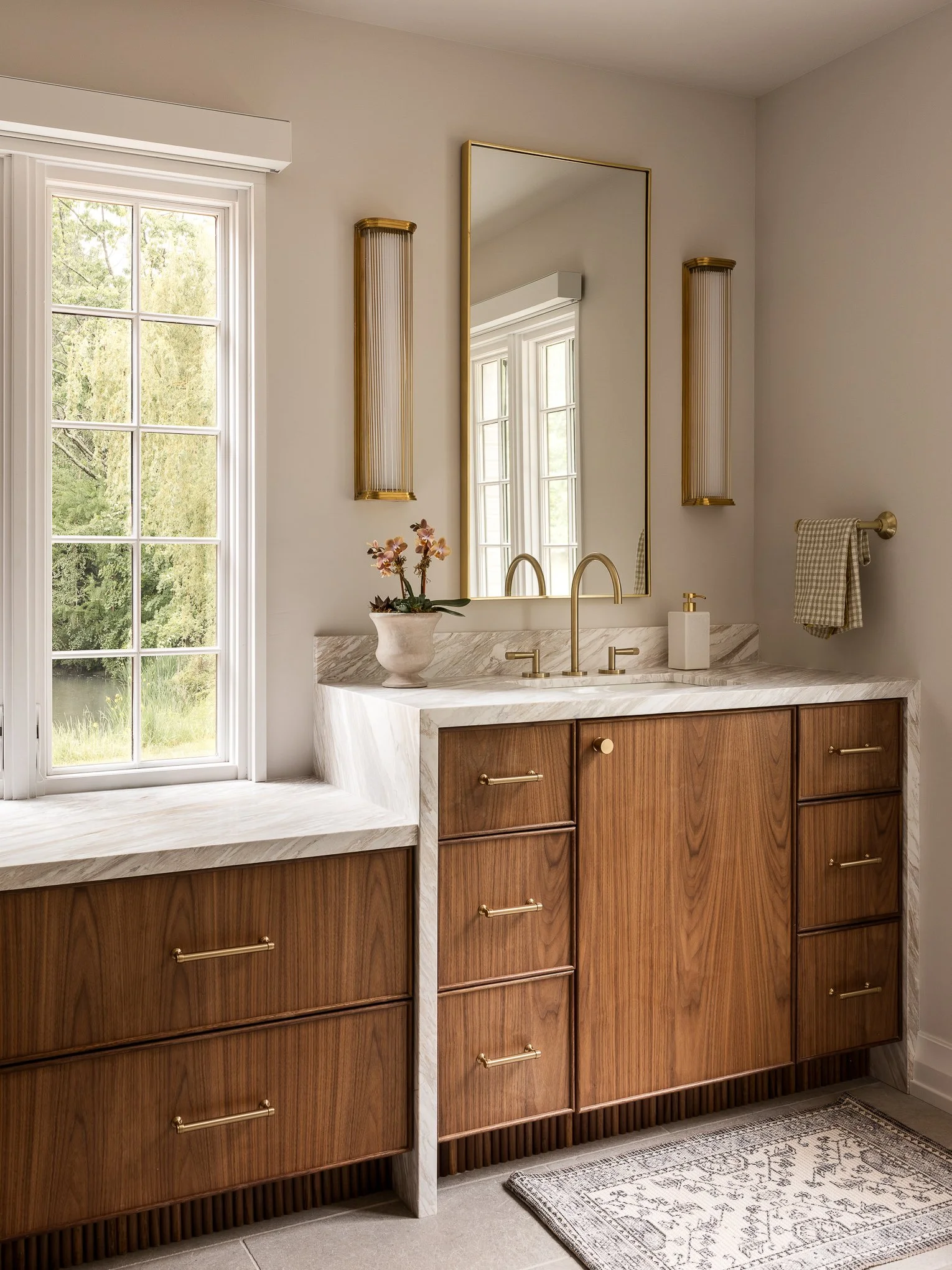 Custom Cabinetry for a remodeled bathroom fabricated in Lebanon, NJ by Cora Cabinetry. Custom built by Cora Cabinetry for a project in Bergen County, NJ.