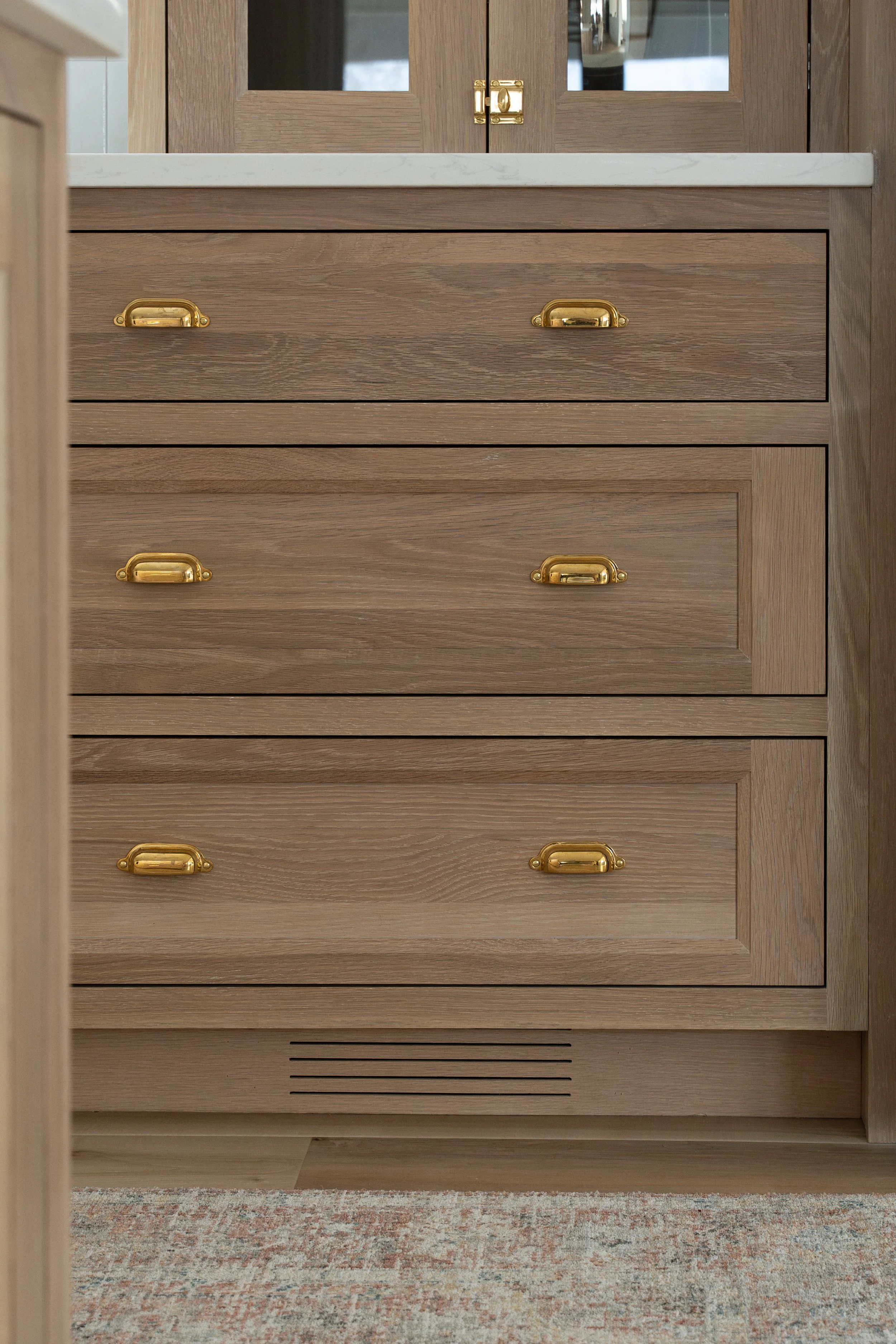 Custom kitchen cabinetry, fabricated and installed by Cora Cabinetry a New Jersey based cabinetry company.