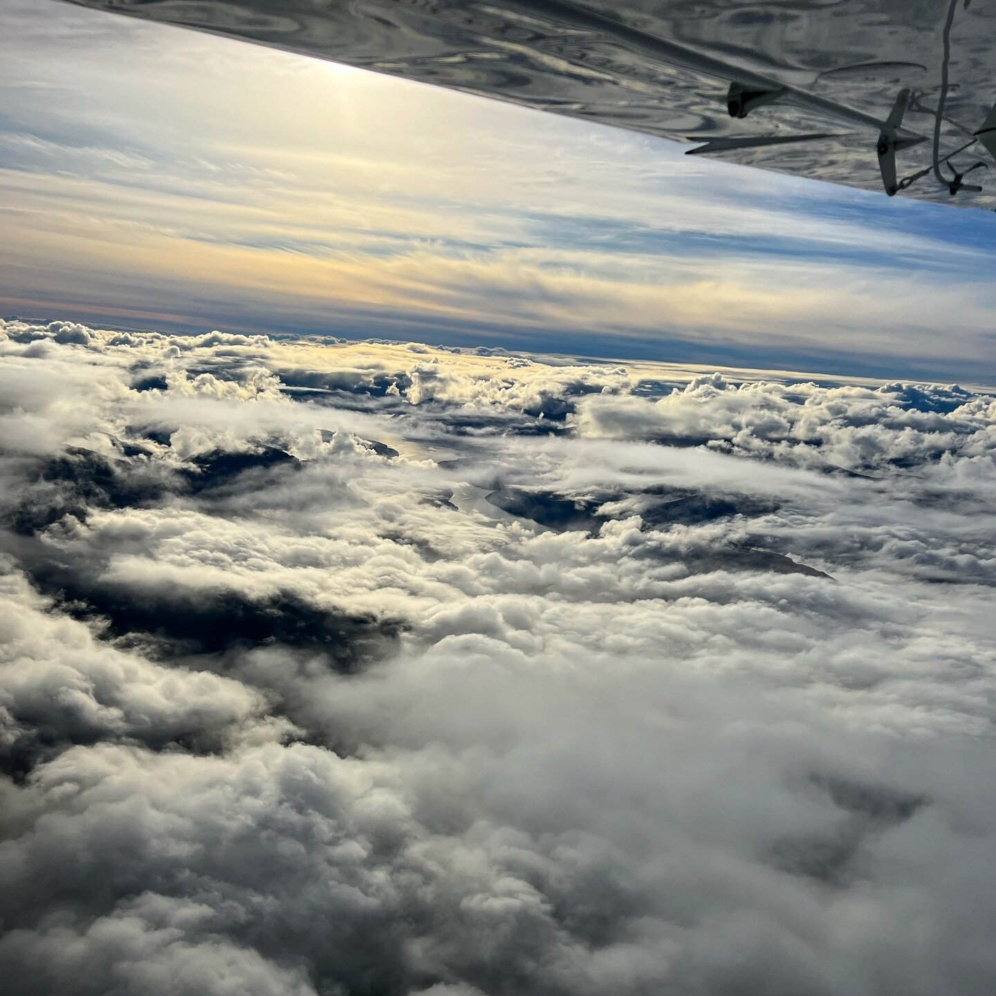 Happy New Year to everyone chasing their dreams and their goals in Aviation. May 2024 bring you ever closer to them. #aviation #goflying #bcgeneralaviation #wingshot