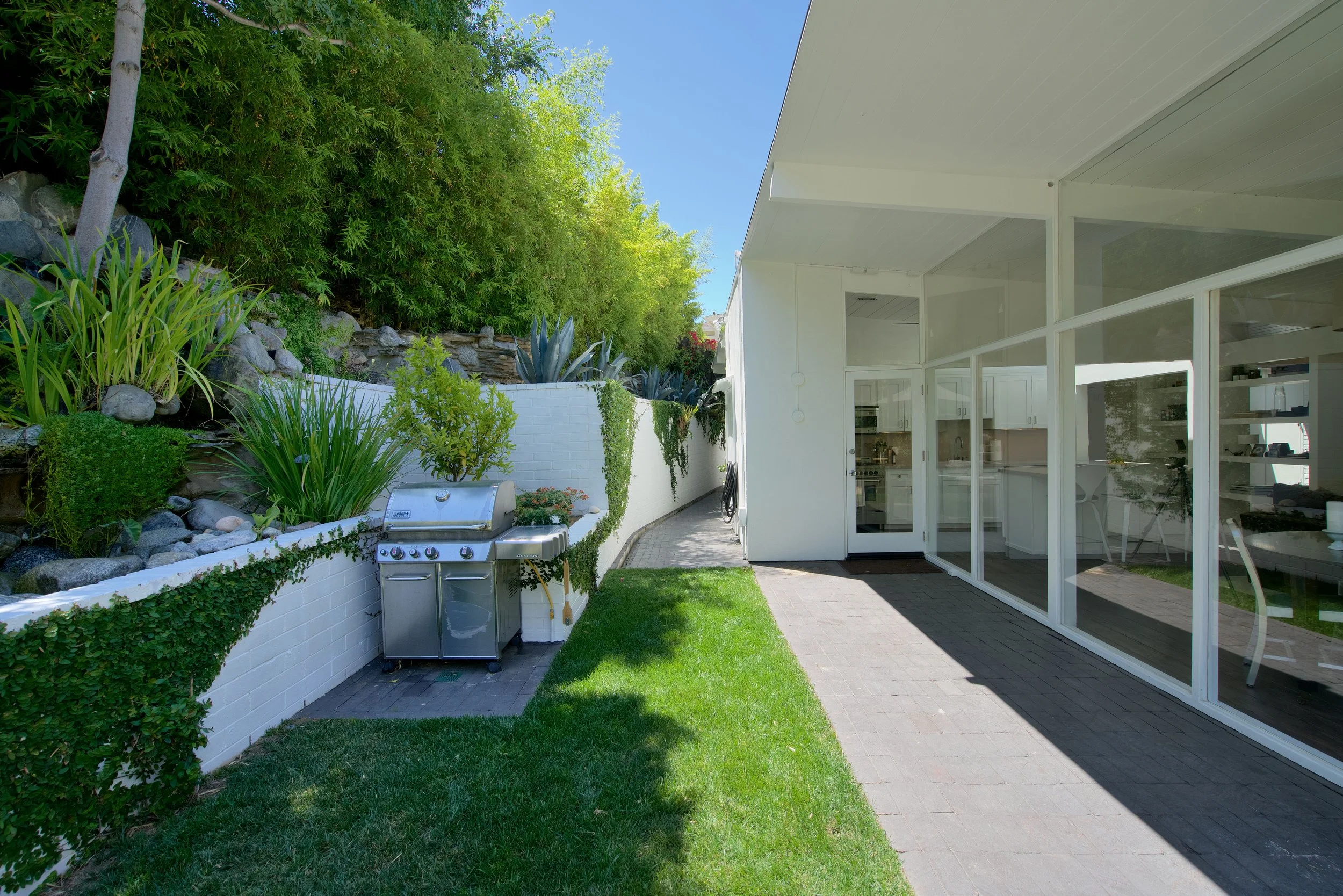 Beverly Glen Yard After