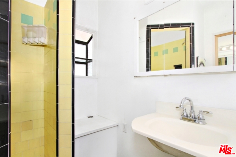 Balmer Bathroom Before