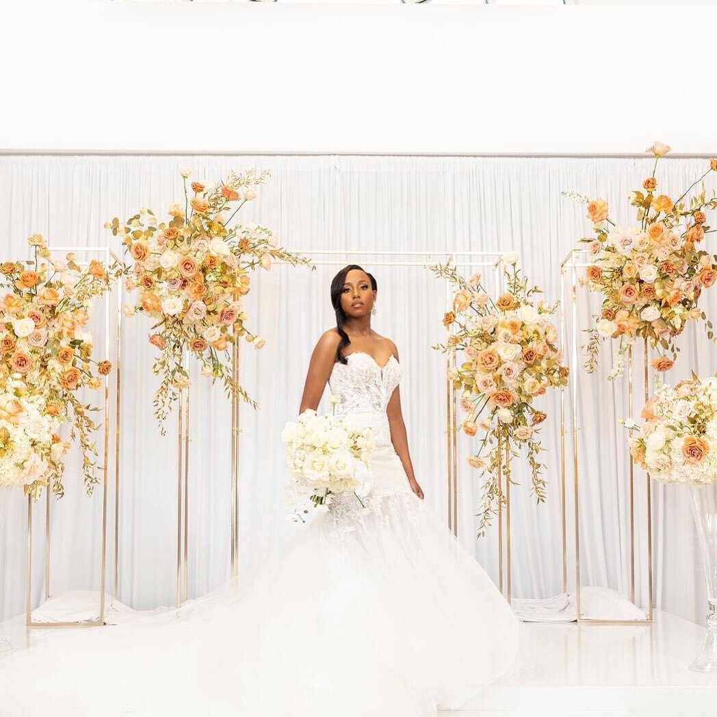 What a Bridal Beauty!
Congratulations Darriette!! 
Bride: @hairbydarriette 
Wedding Gown: @gavinchristiansonbridal 
Planner: @intentionaleventsbylatoria 
Photography: @katrenawizeartography 
Videography: @foreverjones_co 
Floral Design: @uniquestyles