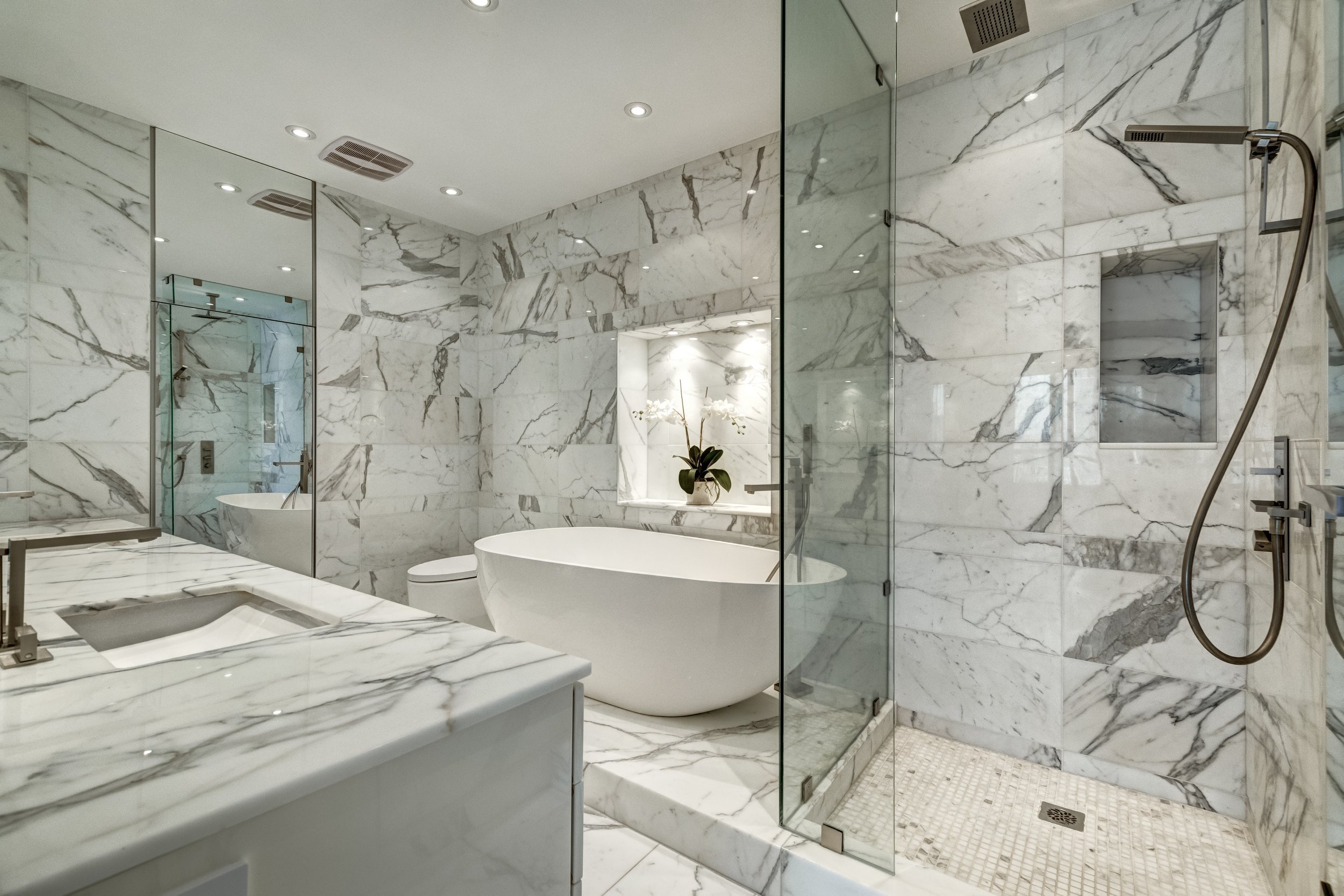 Bathroom 5.jpeg