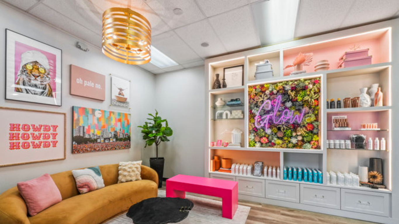 Hush Hush Tan - Everyone will notice, no one will know. Custom spray tanning