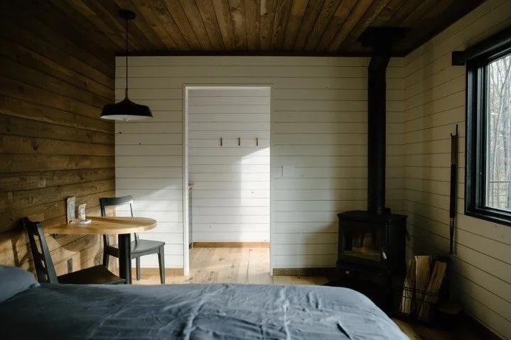Winter cozy now. Summer trails soon. 🌲 Tiny Cabin Wald is your peaceful retreat near Itasca State Park.

📷 @revelwoodsphoto 

#mntravel #mnwinter #mnsummer #mncabin #airbnb