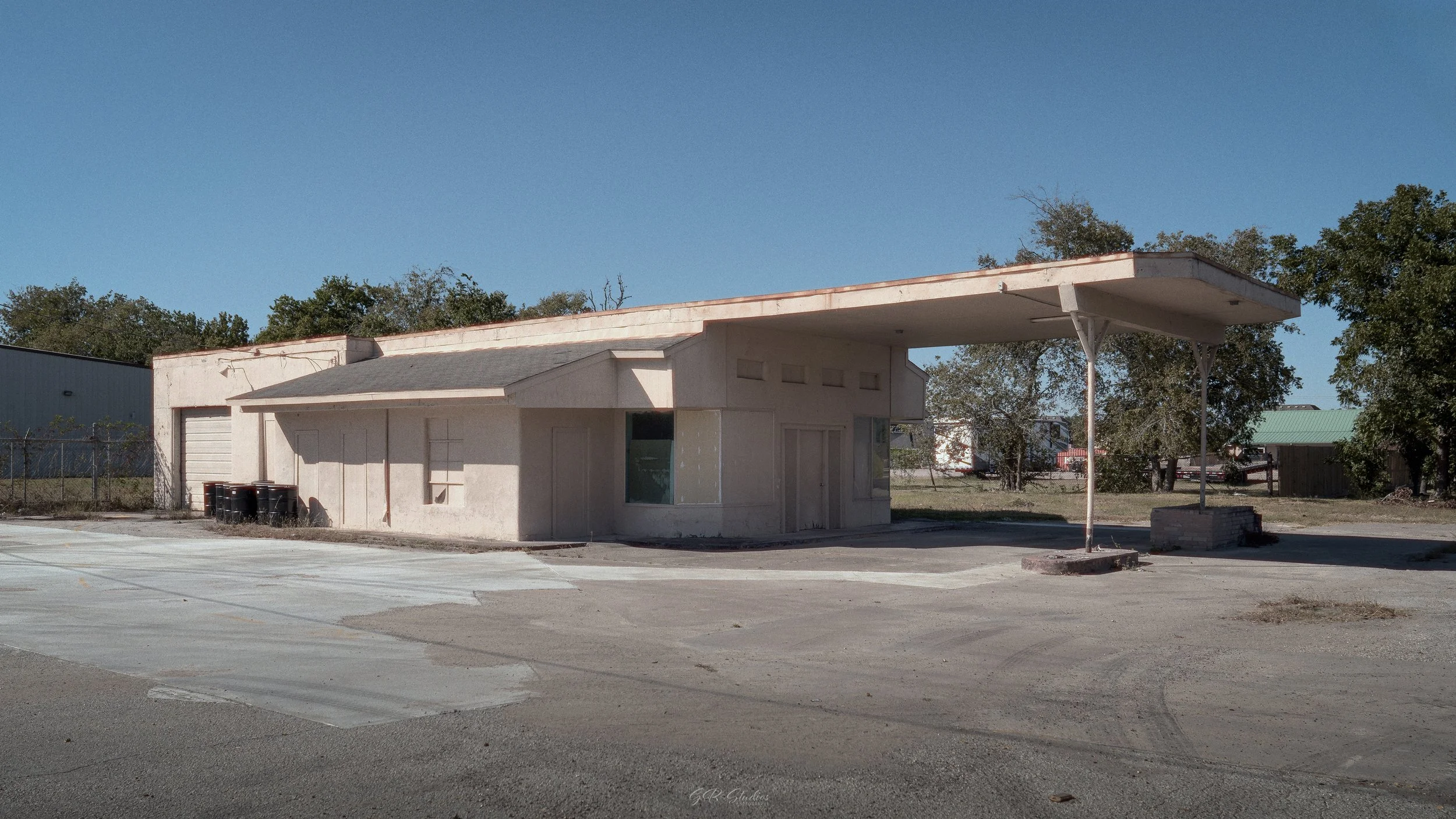 Old Service Station - 1604 N. Gordon Street