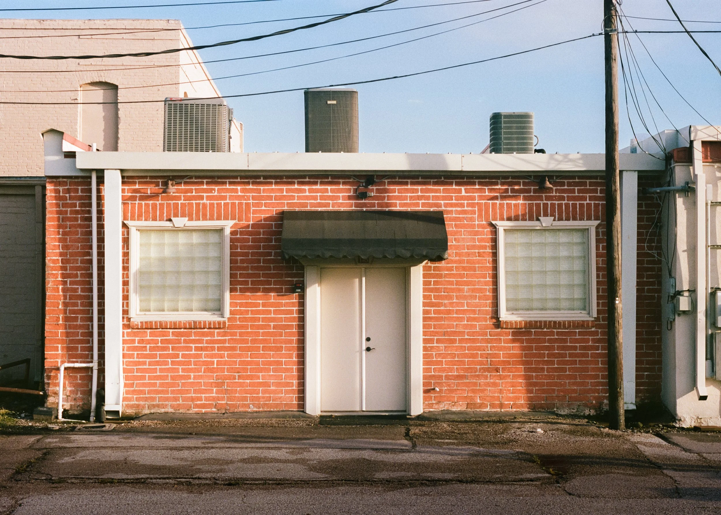 118 West Sealy Street Alley (Kodak Portra 400)