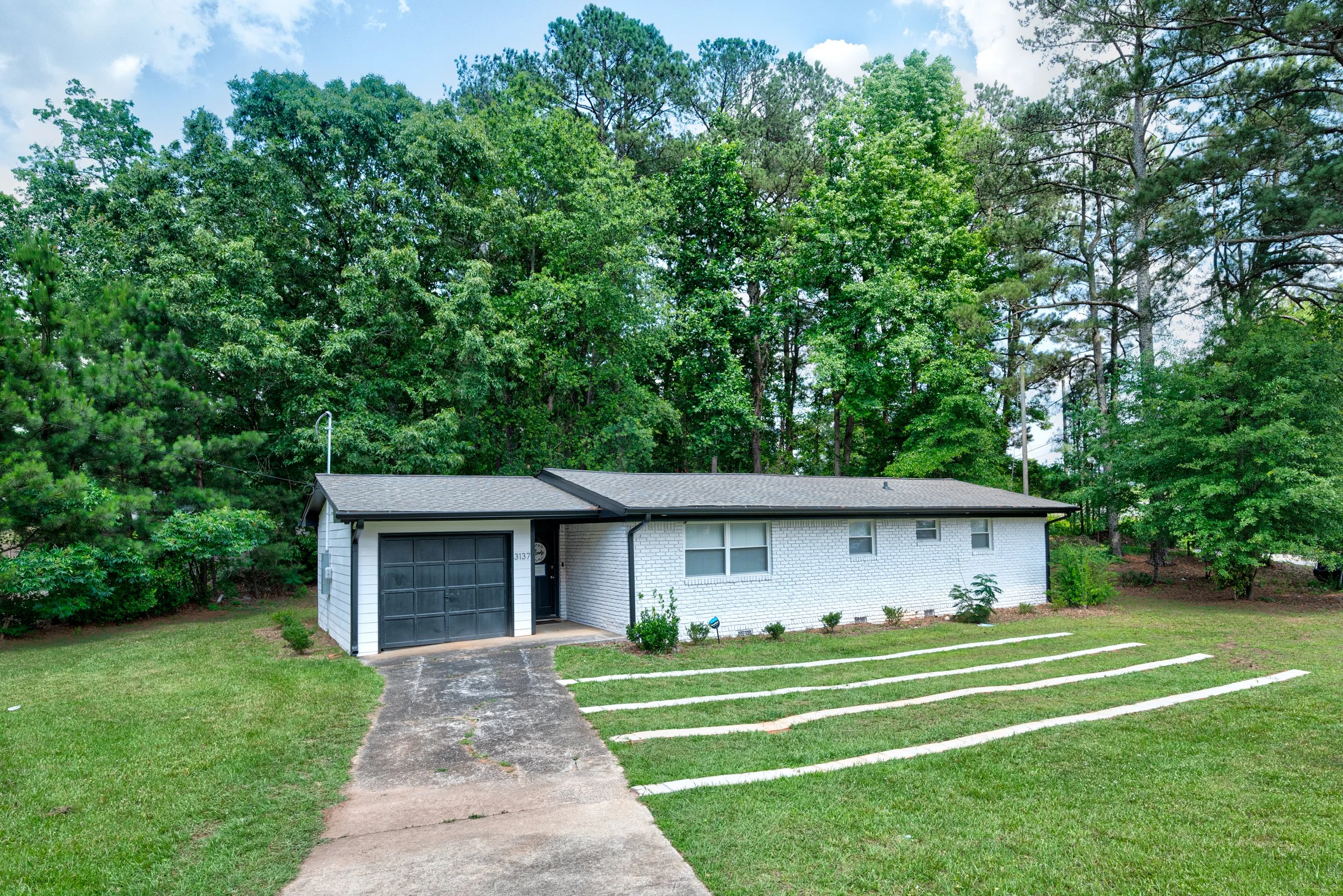 Sold: Freestanding building in Marietta - converted to medical use