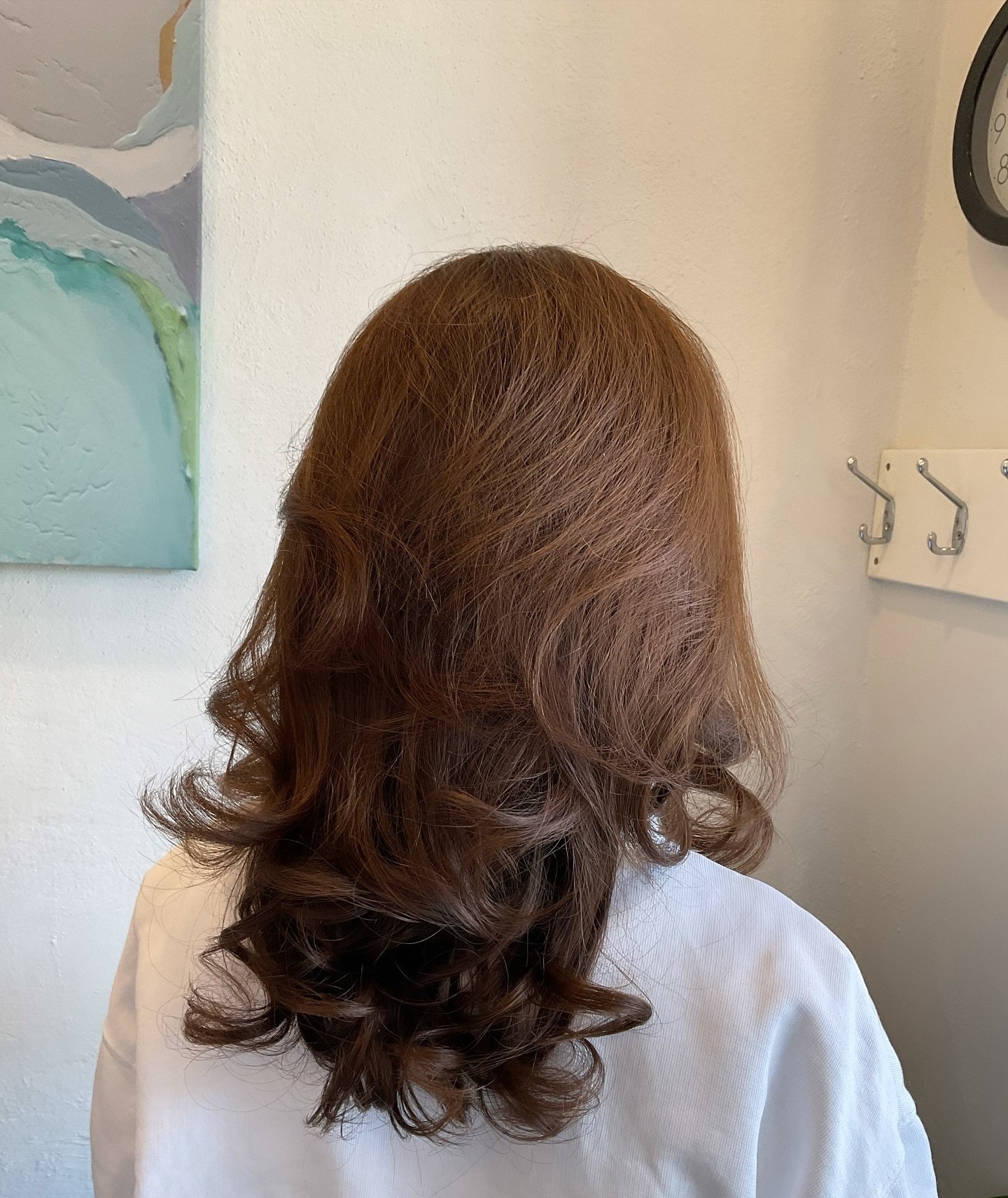 Who doesn&rsquo;t love a fresh bouncy blowdry? At Le Chic we love pampering our clients and making feel you glamorous 💕✨ #perthmobilehairdresser
#perthhair
#perthhairstylist
#perthhairstyling
#perthmobilehairdresser
#blowdryqueen
#blowdrystyle
#pert