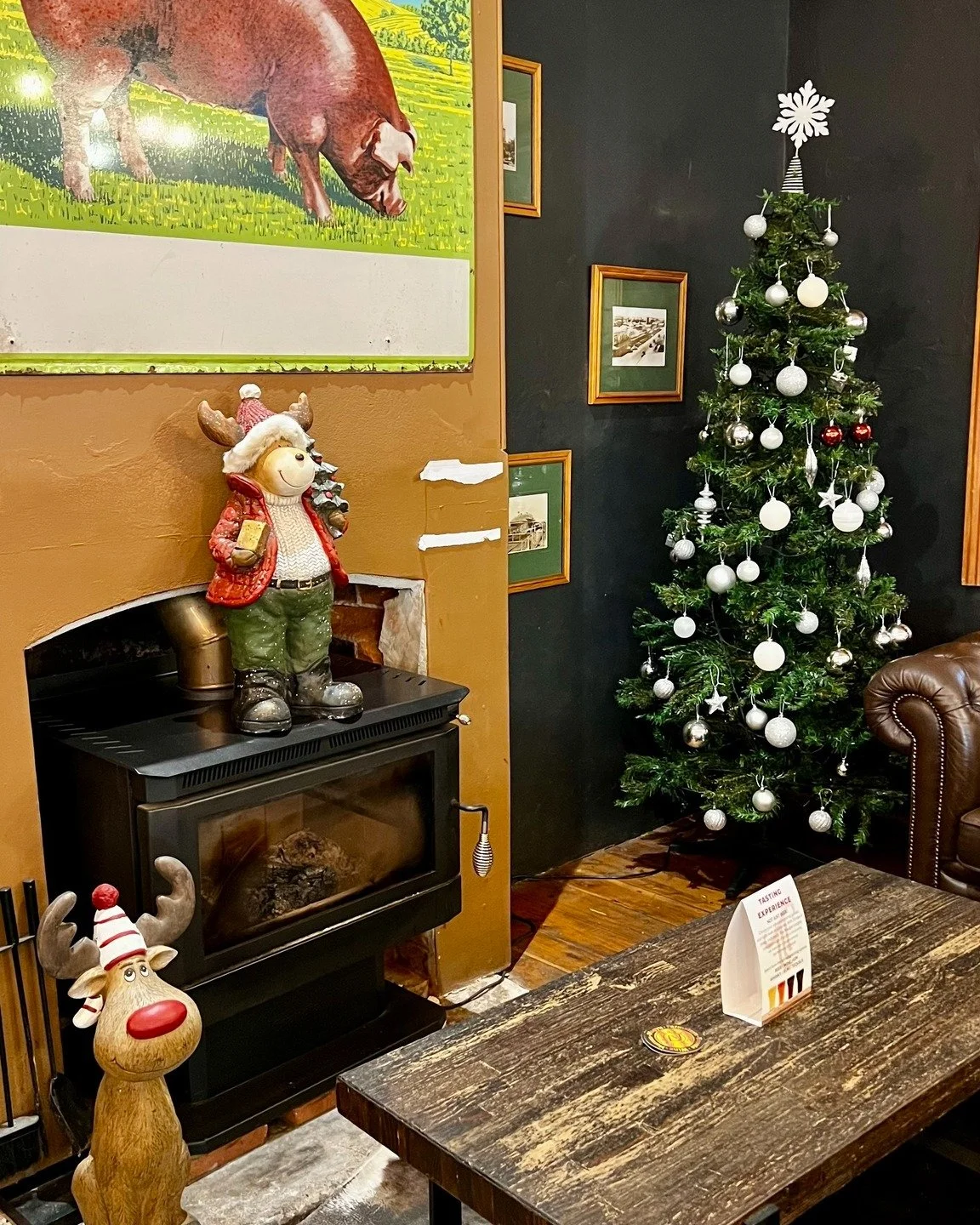 Merry Christmas from the Three Tails crew 🍻 We hope you&rsquo;re spending the day with good company, great local bevs &amp; some well-deserved sunshine 👏🎄