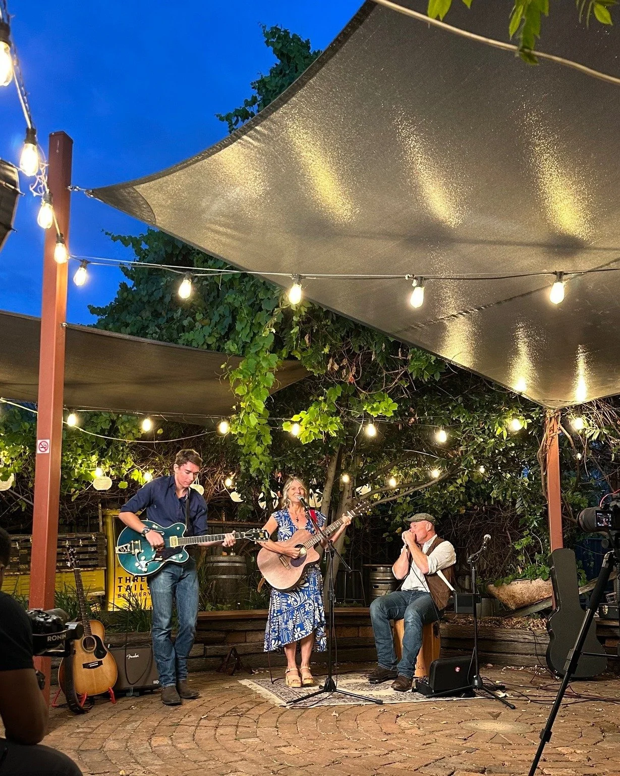 Sugarfoot are back at Three Tails this weekend 🤗🎤 Soulful tunes &amp; sweet vibes will be accompanying your Saturday afternoon from 5pm, so hop in the group chat &amp; start planning 😉 We&rsquo;ll see you there!