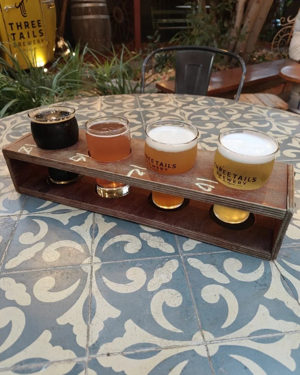 Why have one beer when you can have four? 😉 Our tasting paddles are the perfect way to find your next favourite brew - kick back all weekend &amp; enjoy some time at Three Tails 🍻
 
📷 Brandon Twigley