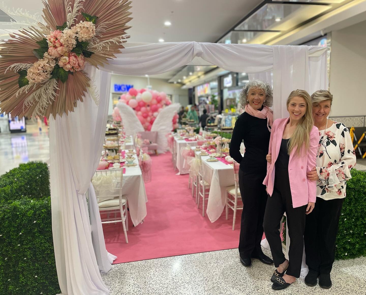 We loved bringing to life @bonnyriggplaza&rsquo;s Mother&rsquo;s Day high tea and floral workshops today raising funds for the @mcgrathfoundation. 🌸💐💕
.
.
.
.
.
🧠: Install, VM, design &amp; activation @mark_edmonds_productions 
🎈: @lyssnatalie @