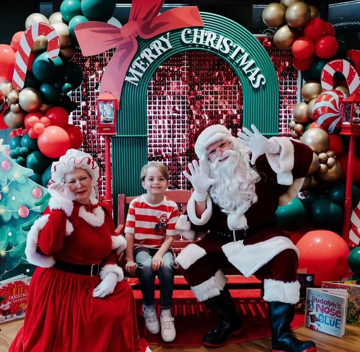 Santas Brunch @westfieldparramatta 🎄🎅
.
.
.
. 
#santasbrunch #entertainment #coordination