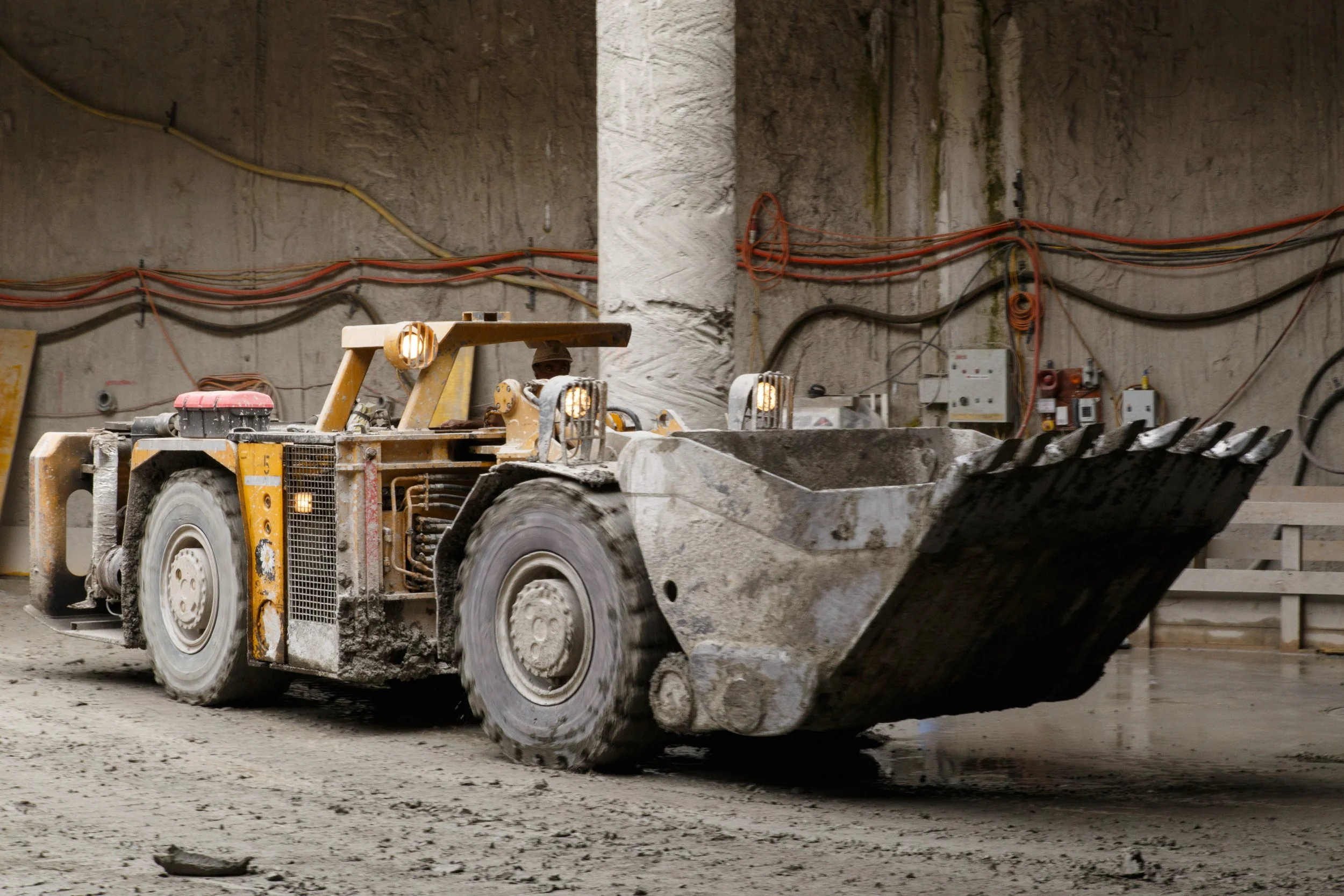 Mining_load haul dump.jpg