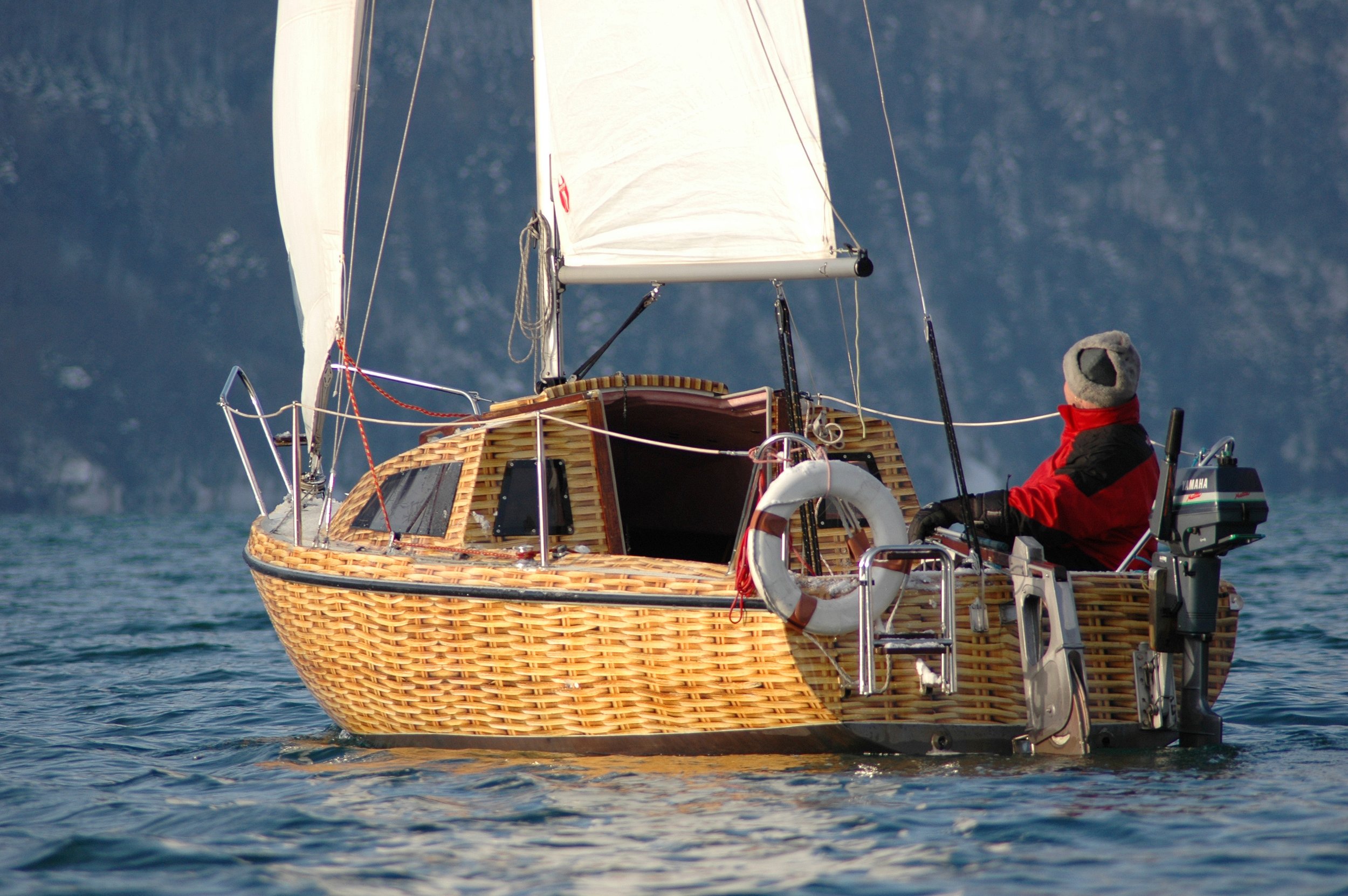 GS_DIGITAL_MACTAC_BOATWRAPPING_Switzerland_Arnold+Reklamen+Ag_JT5500_+Wicker+boat_1.jpg