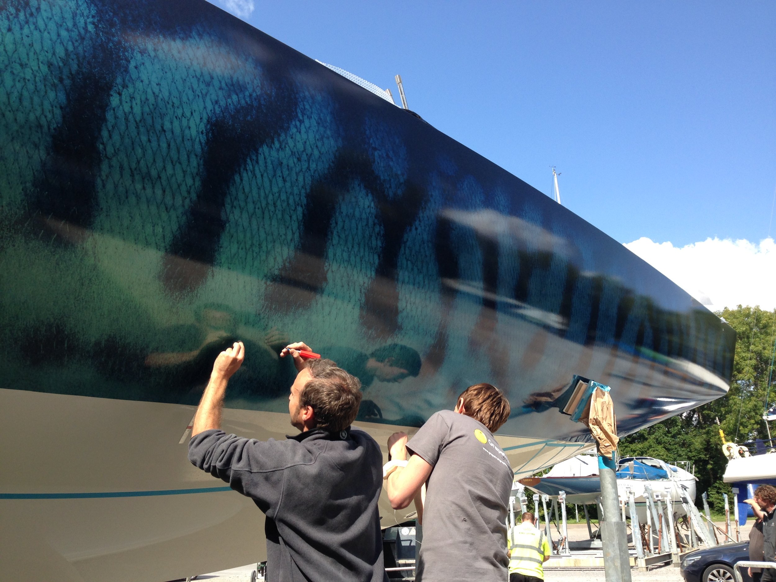 GS_SIGNAGE_MACTAC_BOATWRAPPING_UK_Grapefruit+Graphics_TF+BlueGreen+Printed_1.jpg