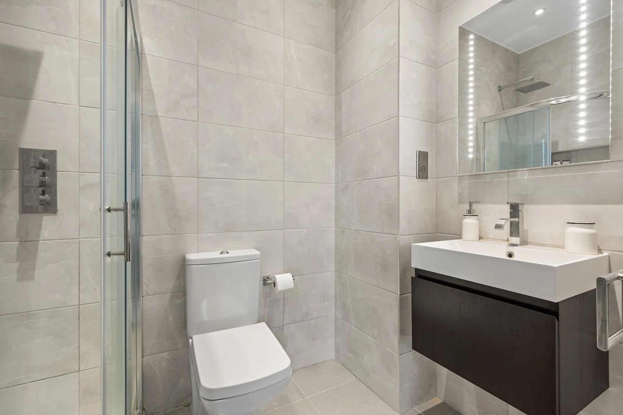 Fulham Palace Road-7.jpg