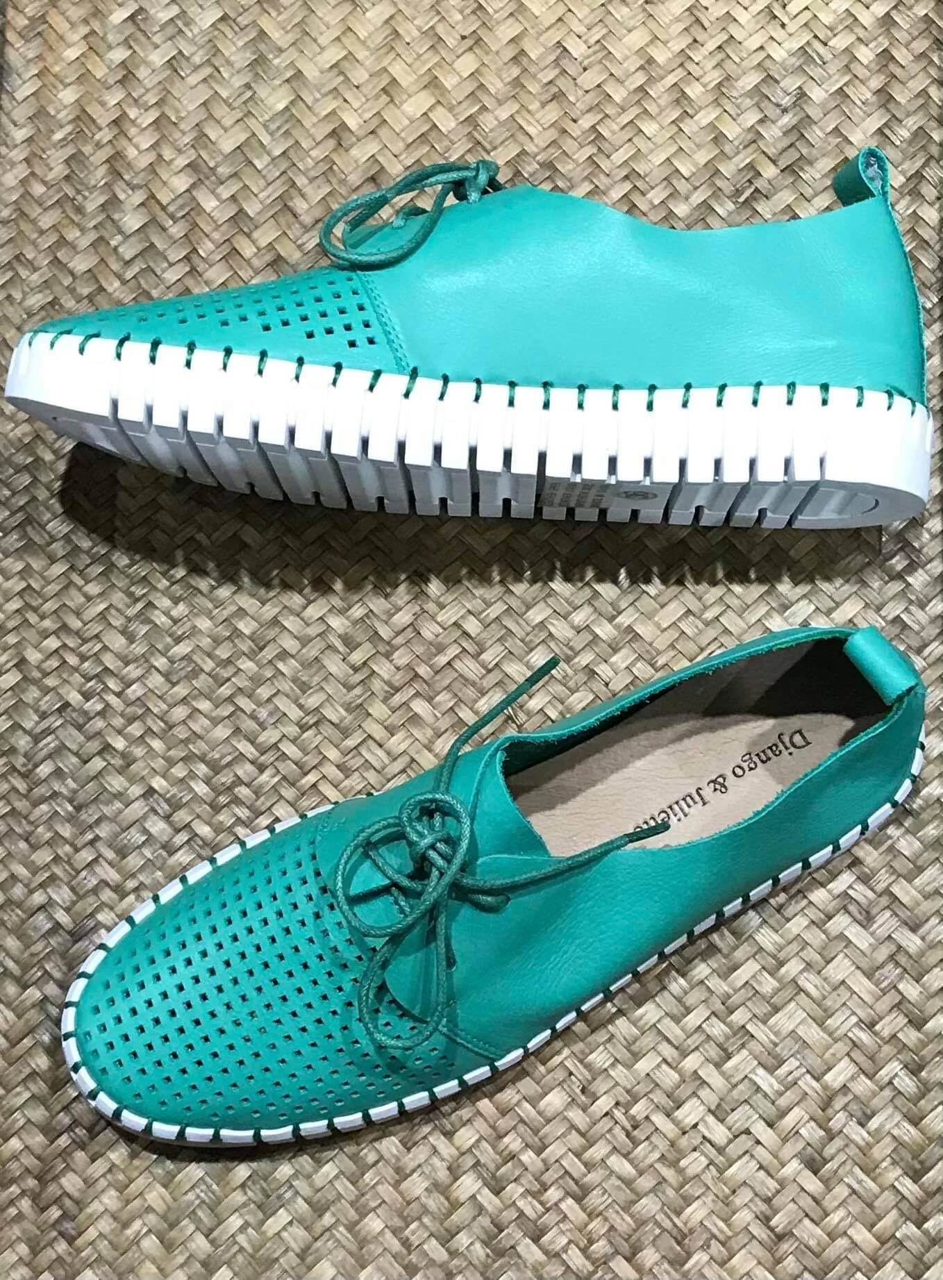 A72D1C66-5B54-4617-8075-C37E7A28F82A