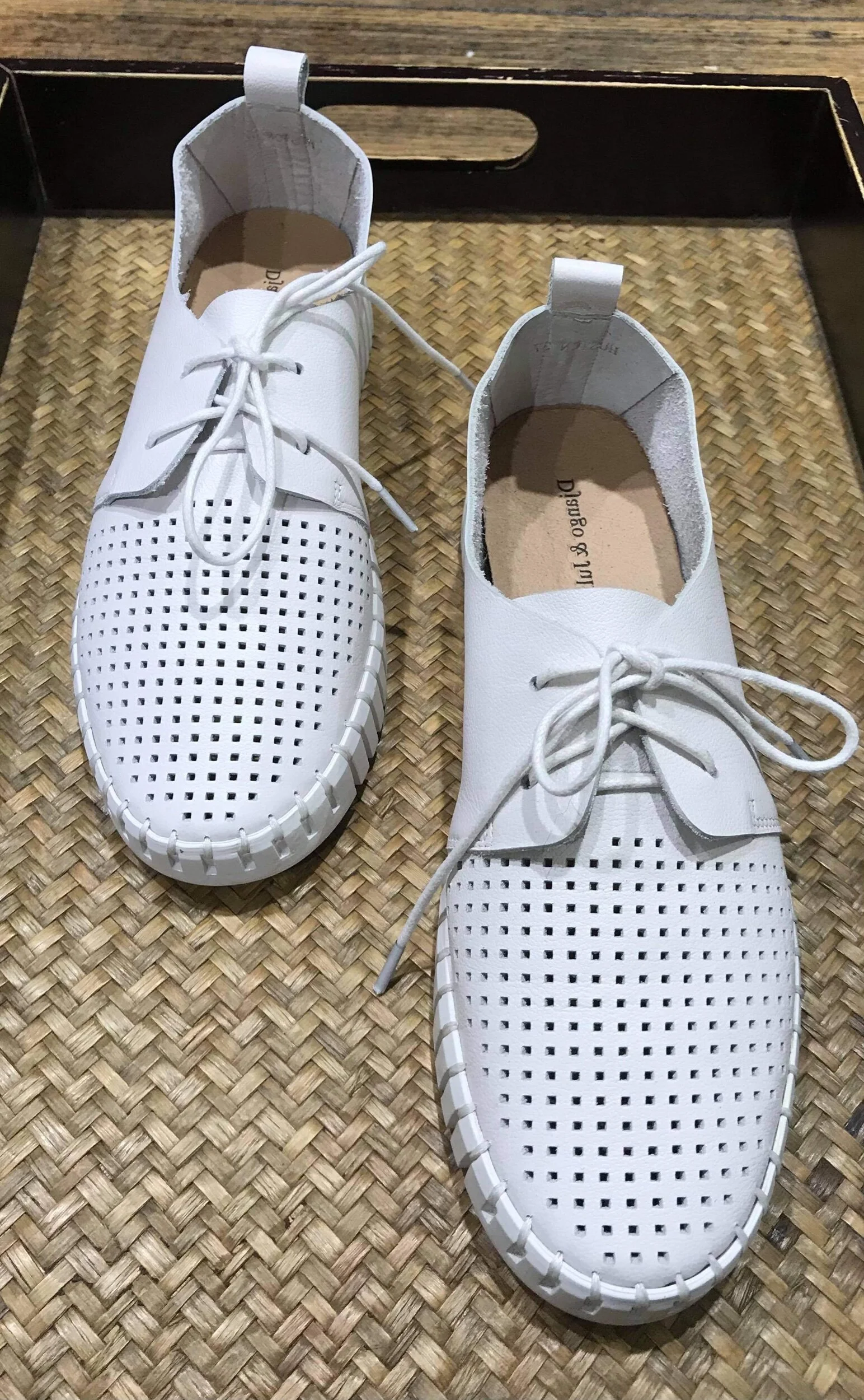 E121CA81-E2B6-4219-A76C-C2AC4BB0BE52