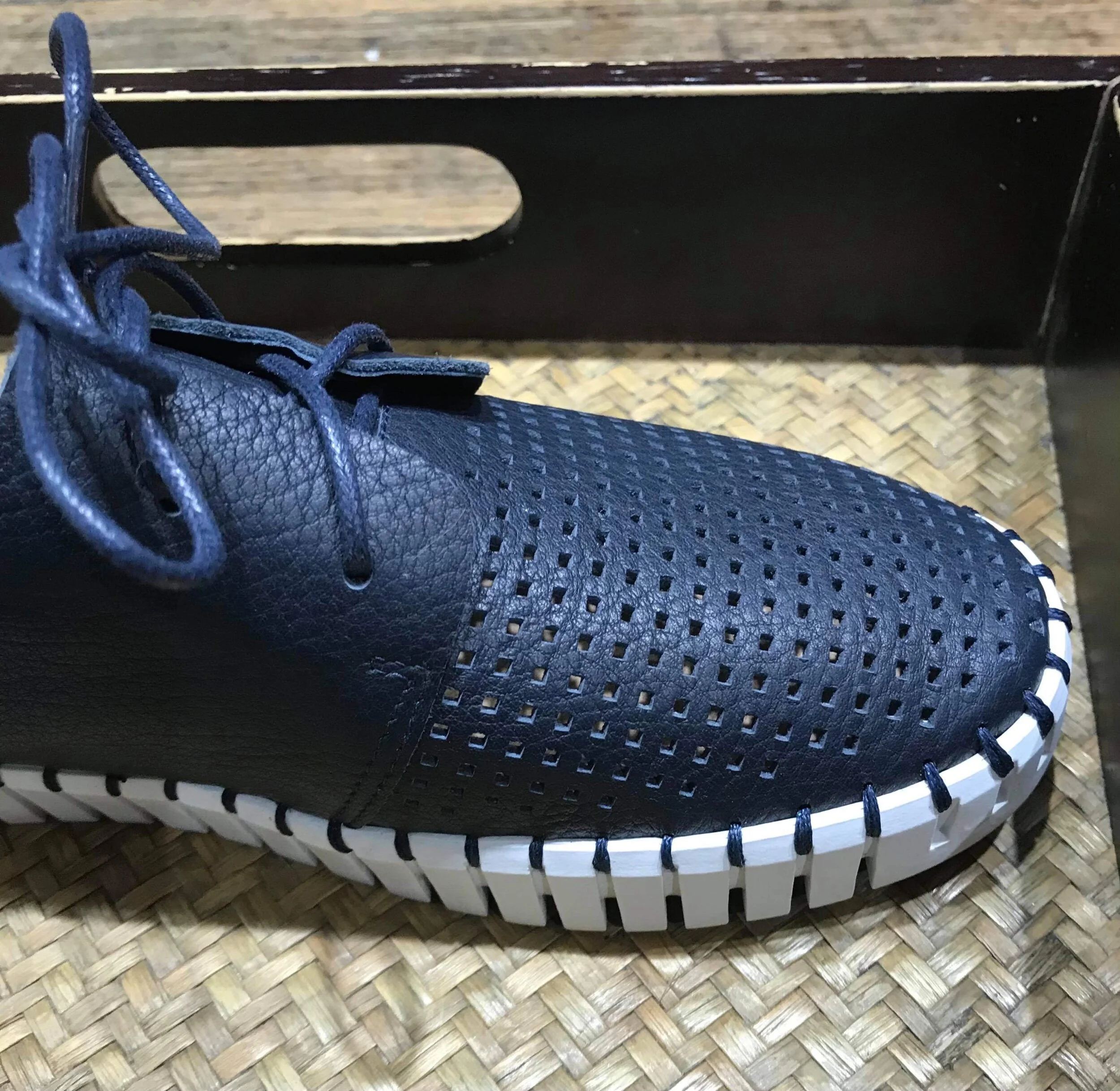 FFB65ABC-4B60-4FFC-9D69-25A97C32D6CC