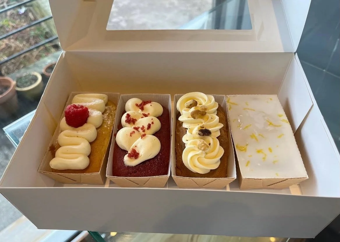 For ya mama&rsquo;s! Mother&rsquo;s Day selection box for collection on Saturday 14th &amp; Sunday 15th.

Selection of our favourites in mini loaves;

Chocolate cake (not pictured)
Carrot cake 
Red velvet cake
Lemon drizzle

&pound;16. Available to o