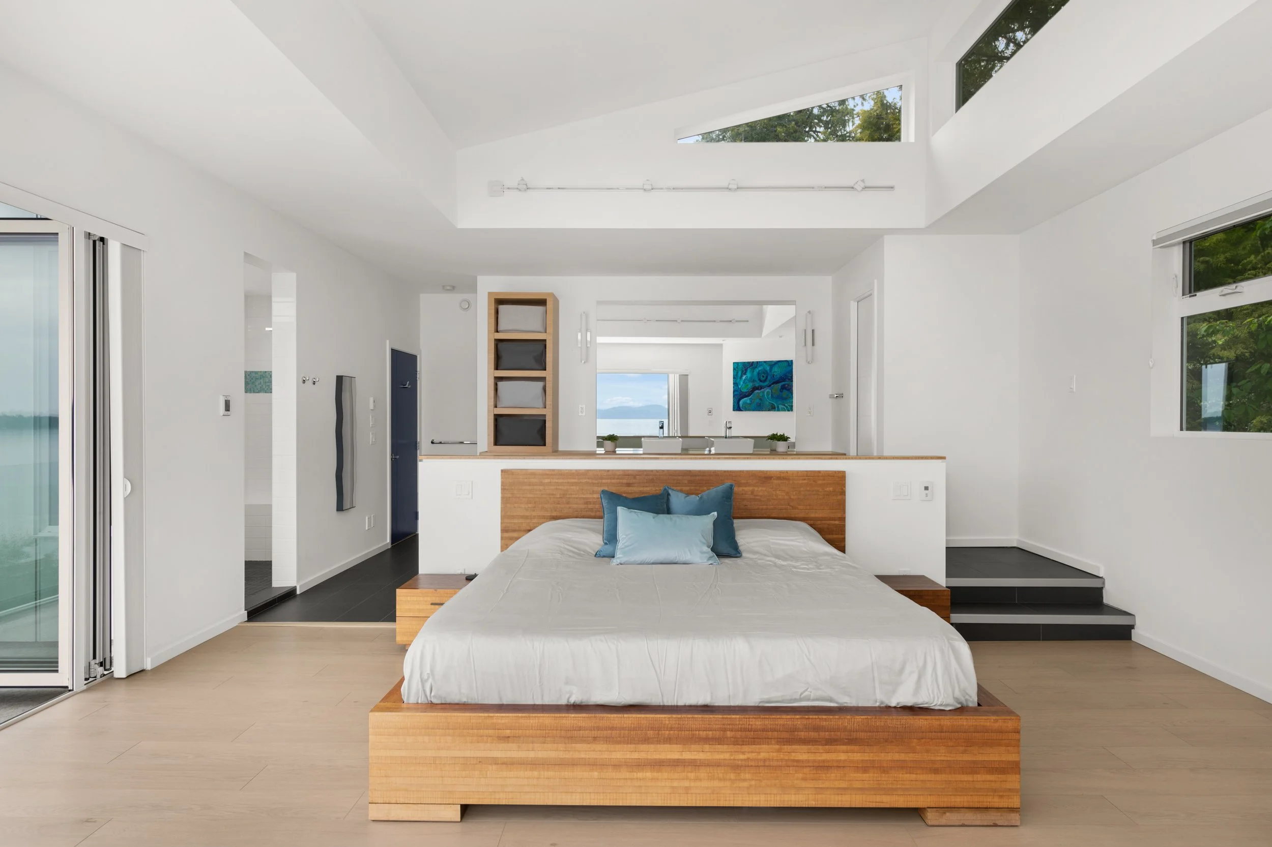 5149 Cordova Bay Rd.-Web-50.jpg