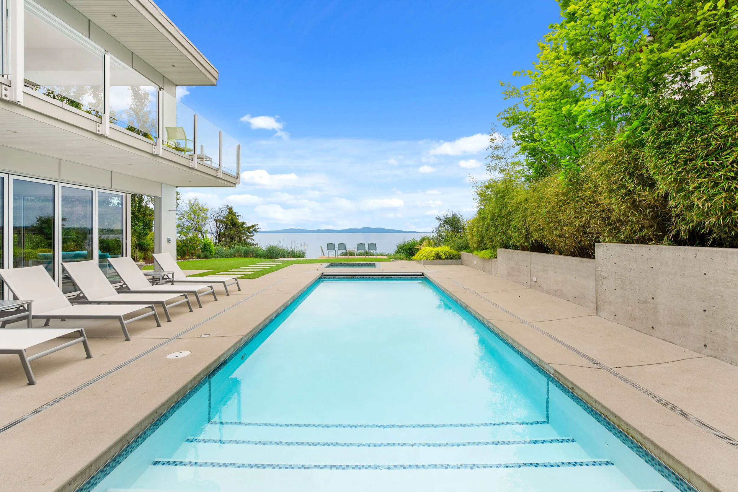 5149 Cordova Bay Rd.-Web-28.jpg