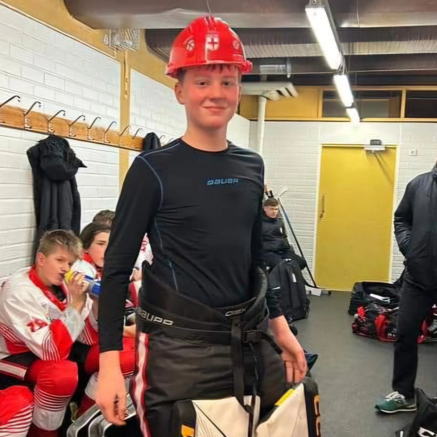 A huge Bulldogs' stick tap if you will for our nettie Jacob Mardell and his performances for the England Under-14 AA team over in Turku, Finland.

Three wins from five, a couple of shutouts and top of the goalie stats for the tournament! 

BOOM! 💥 
