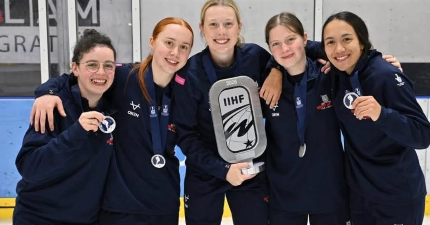 BIG congratulations are in order for several Bulldogs - current and former - who have been in the medals and trophies over the past few days! 

🥈 First up, on the international stage, a big shout out for our Bradford Bulldogs NIHL #98 @abbie_culshaw
