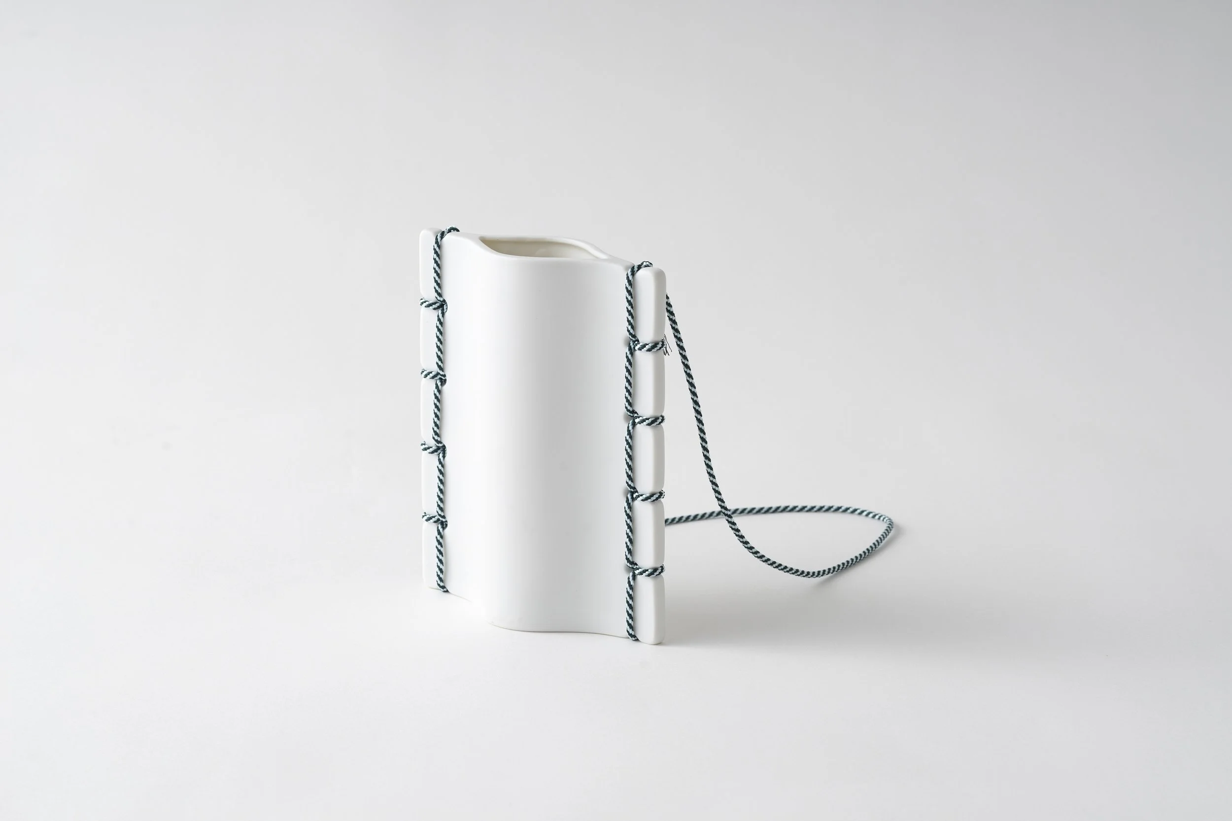 Watoji Vase Ryosuke Fukusada Ceramic Japan-7.jpg