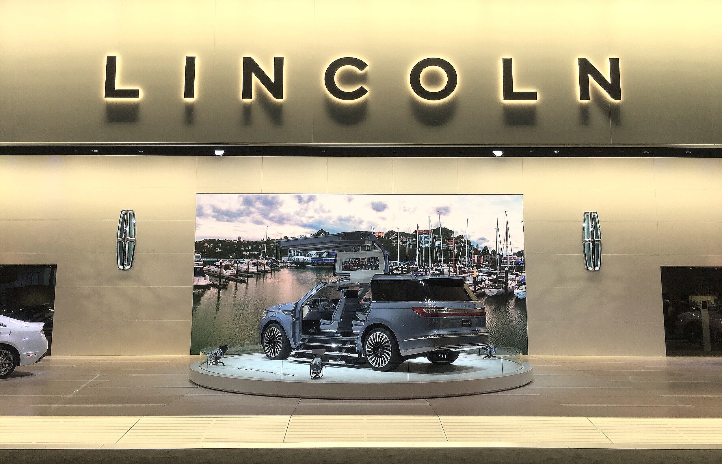 Lincoln 3.jpeg