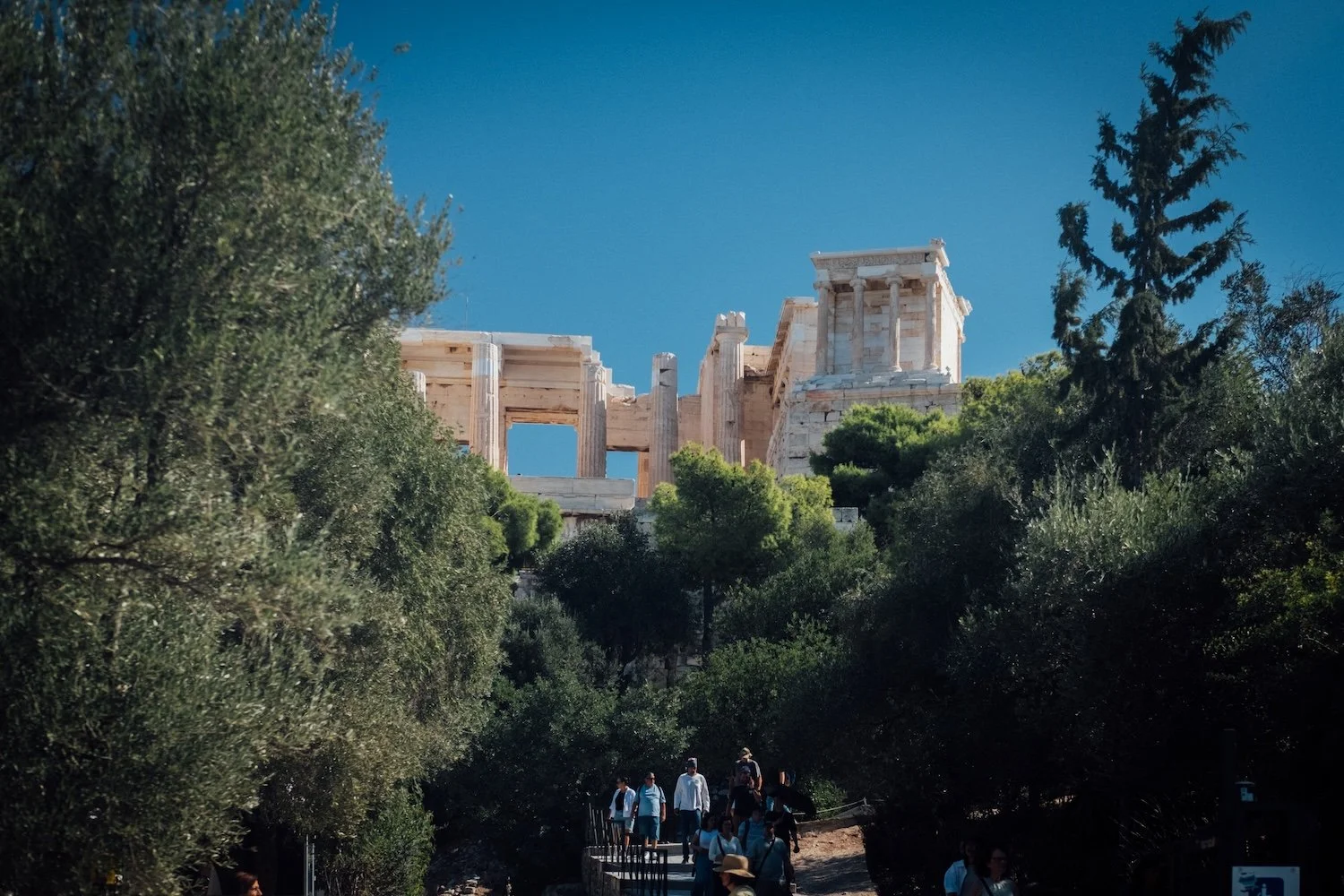 Athens 2026 way to the acropolis9.jpg
