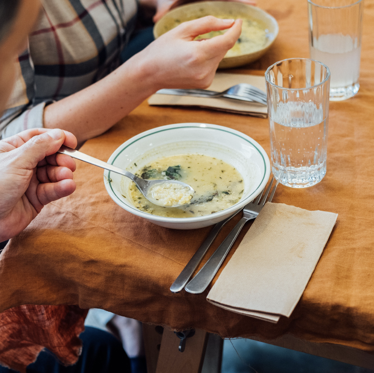  
 
  MEMBRANA   
 Consulting and business strategy for a new project dedicated to non-violent communication and intercultural dialogue, catering to individuals, companies and not-for-profit organisations. 

Over four sessions, we defined the busines
