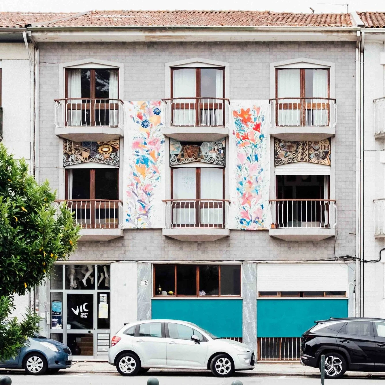 Vic Nic 2025 / 2026
We are back at Aveiro's "secret cinema" for a new collaboration with Vic Aveiro Arts House and its in-house book publisher and record label, VIC NIC. After designing a communication strategy and engaging in fruitful coop