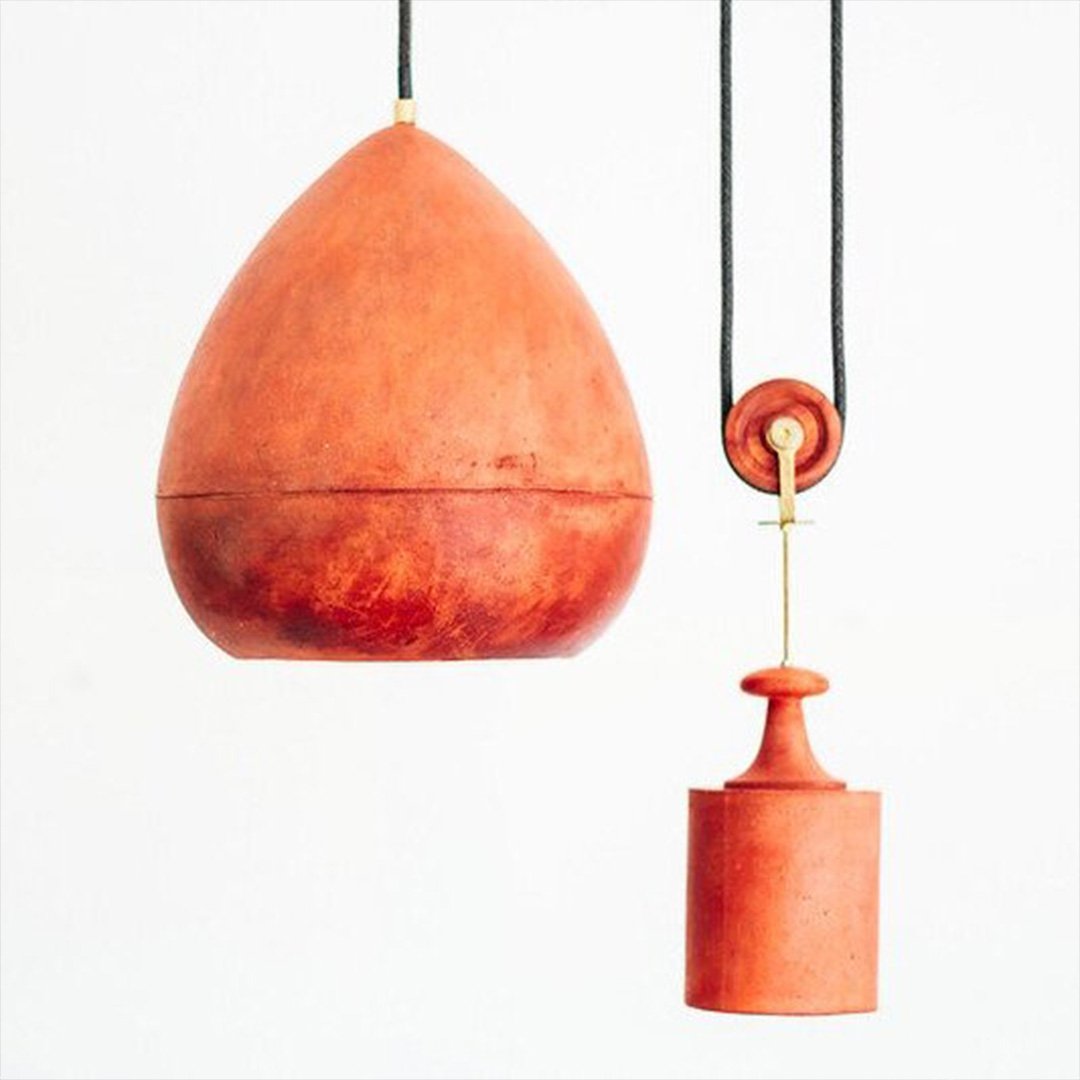 Quito
Strategy and product development. Quito was born from the work of the sculptor Marco Fidalgo and his obsession with learning new techniques and experimentation.
Design/ Art/ Craft
Innovation and strategic design