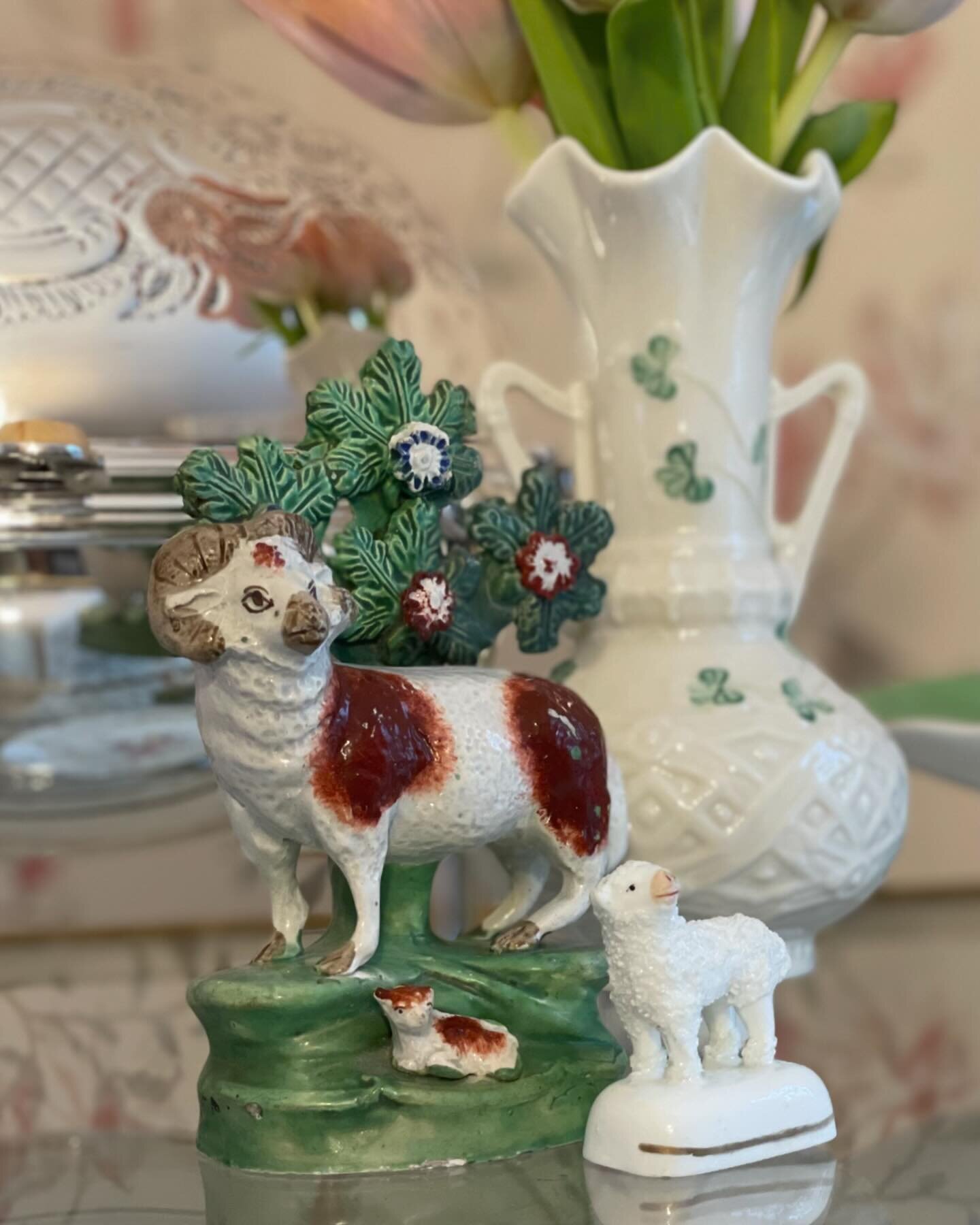 May the rains fall softly upon your fields ☘️ #happysaintpatricksday

*
*
*
*
*

#staffordshire
#timeless
#interiors
#interiordesign
#classic
#antiques
#tablesetting