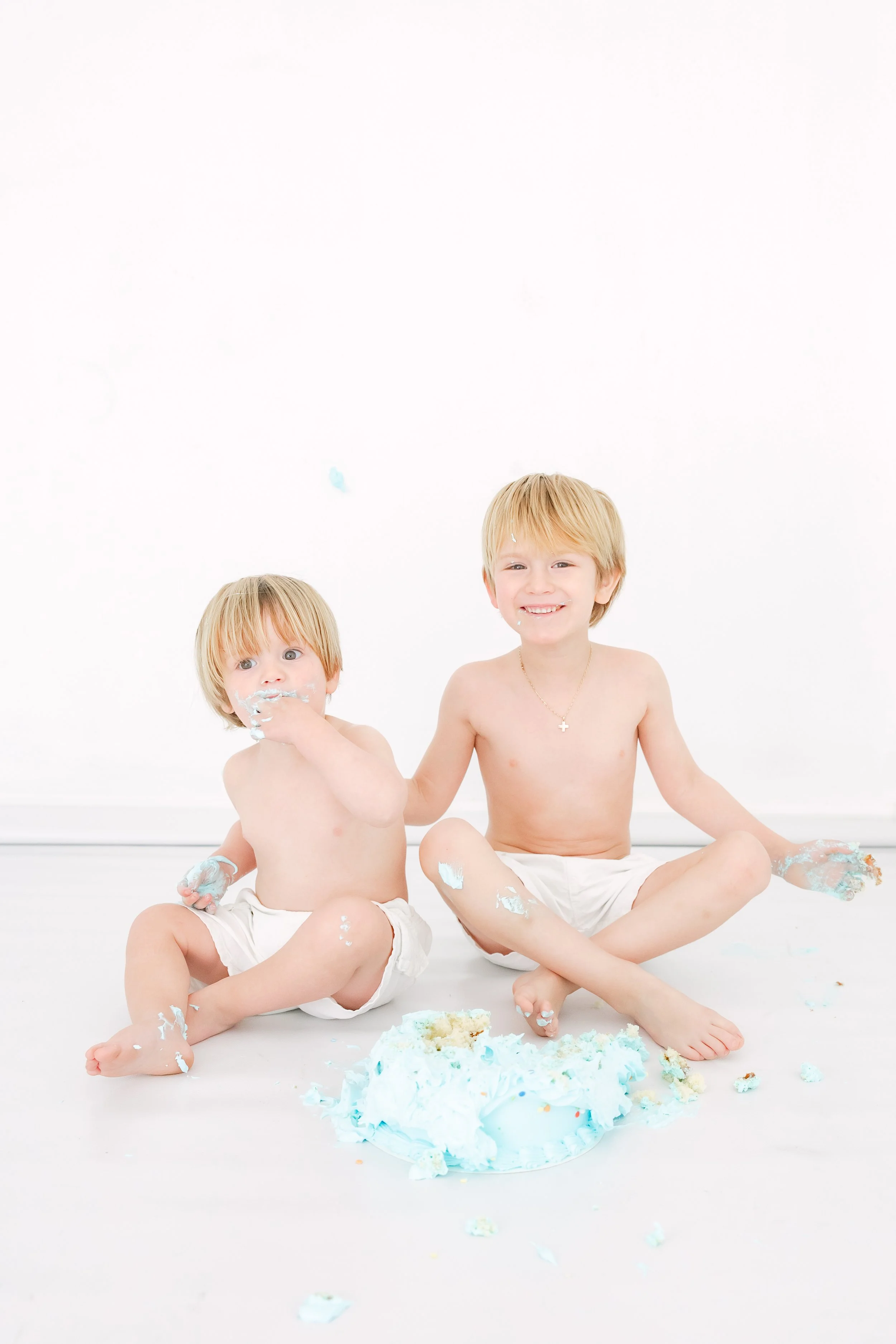 smash-the-cake-ale-ramirez-photography-spgg-club-industrial-bride-mty--37.jpg